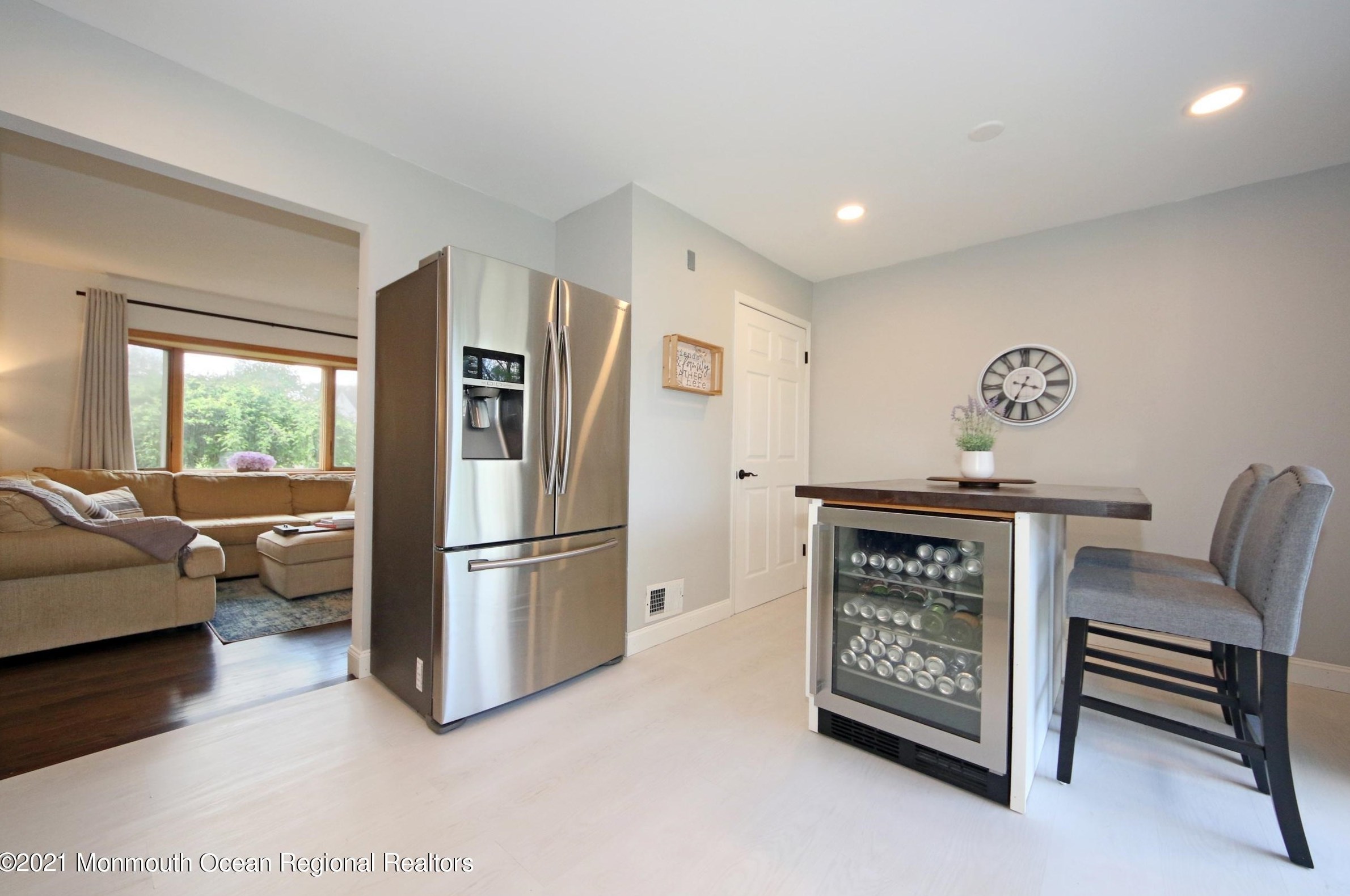 605 Turner Dr, Belford NJ  07718-1138 exterior