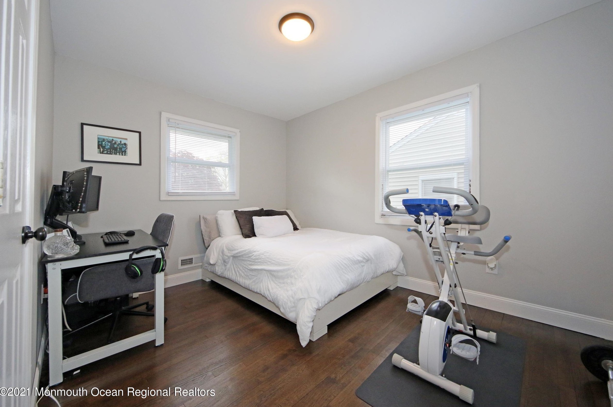 605 Turner Dr, Belford NJ  07718-1138 exterior