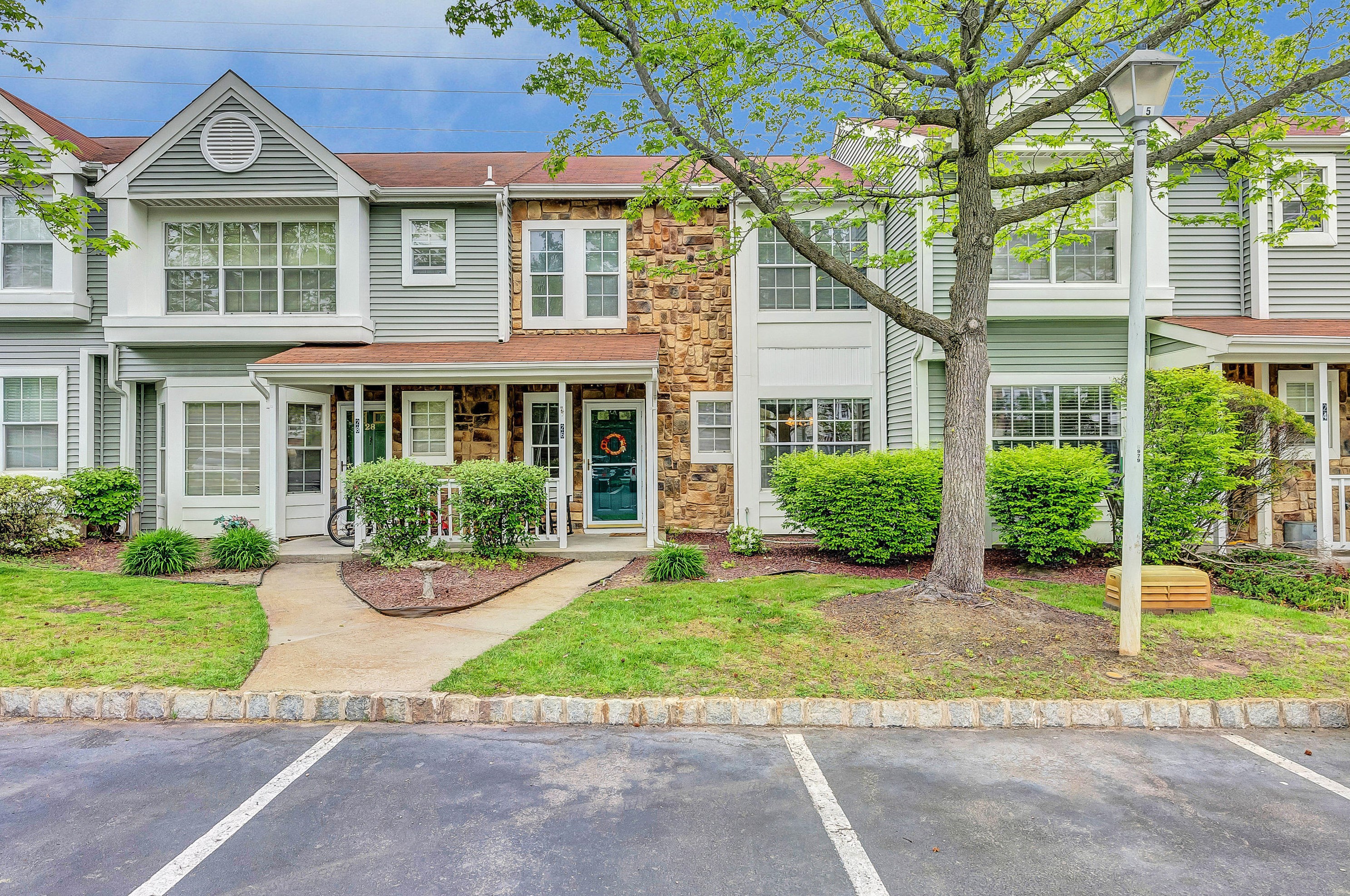 26 Stirrup Ct, Wall Township, NJ 07753-7680