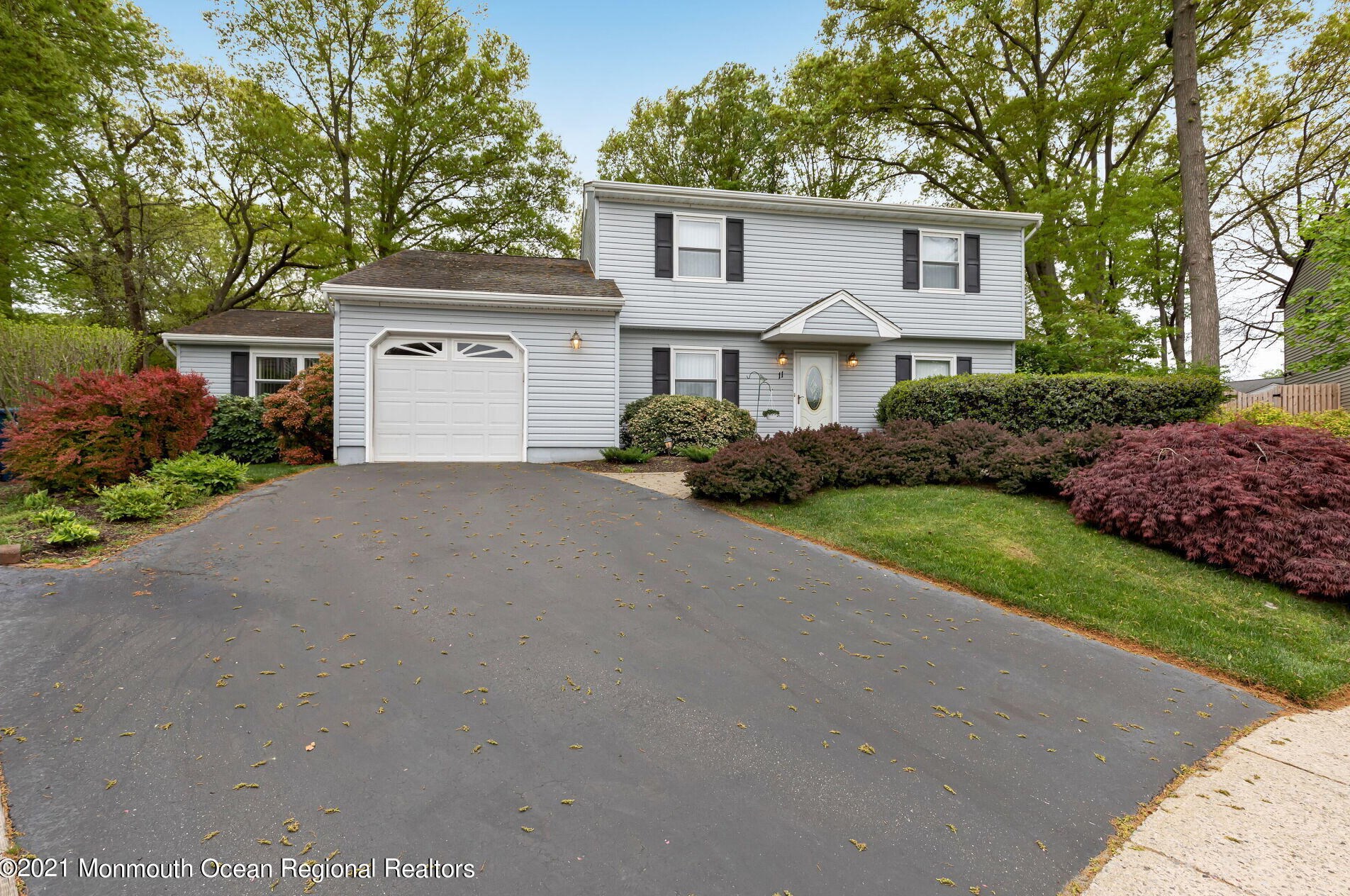 11 Union Hill Ln, Hazlet, NJ 07730