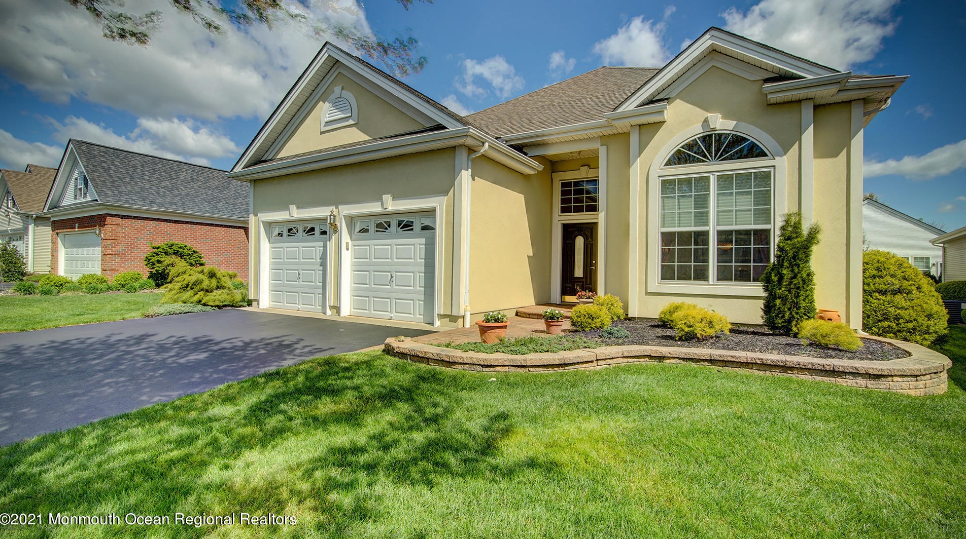 190 Huntington Dr, Jackson Twp, NJ 08527
