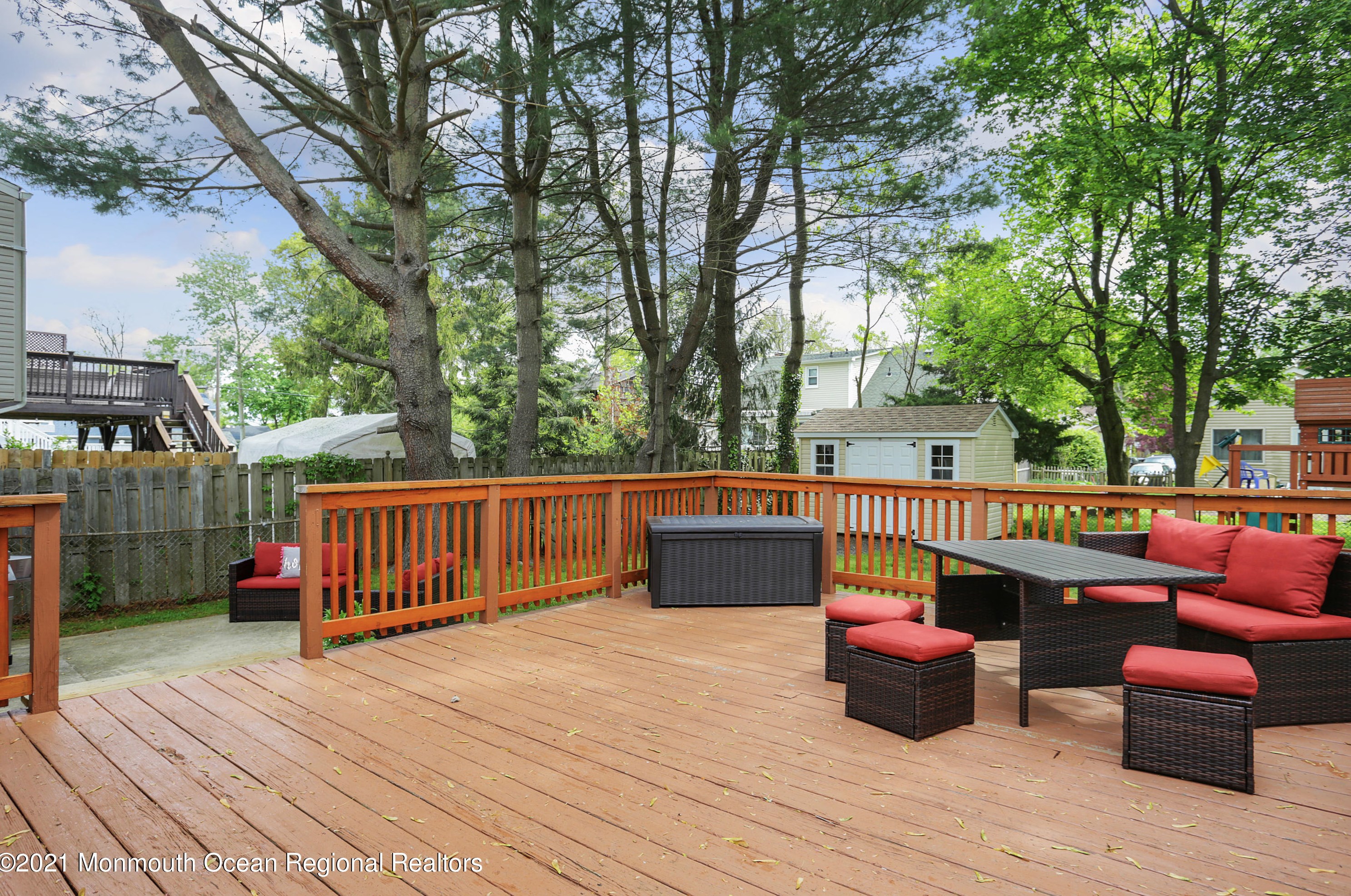 573 Sumner Ave, Belford NJ  07718-1136 exterior