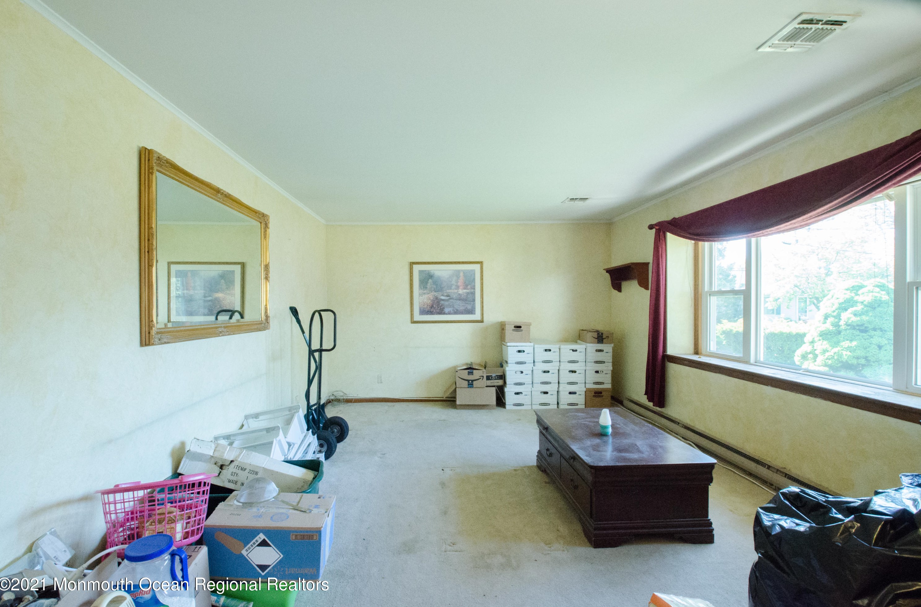 7 N Carrie Dr, Hazlet, NJ 07730