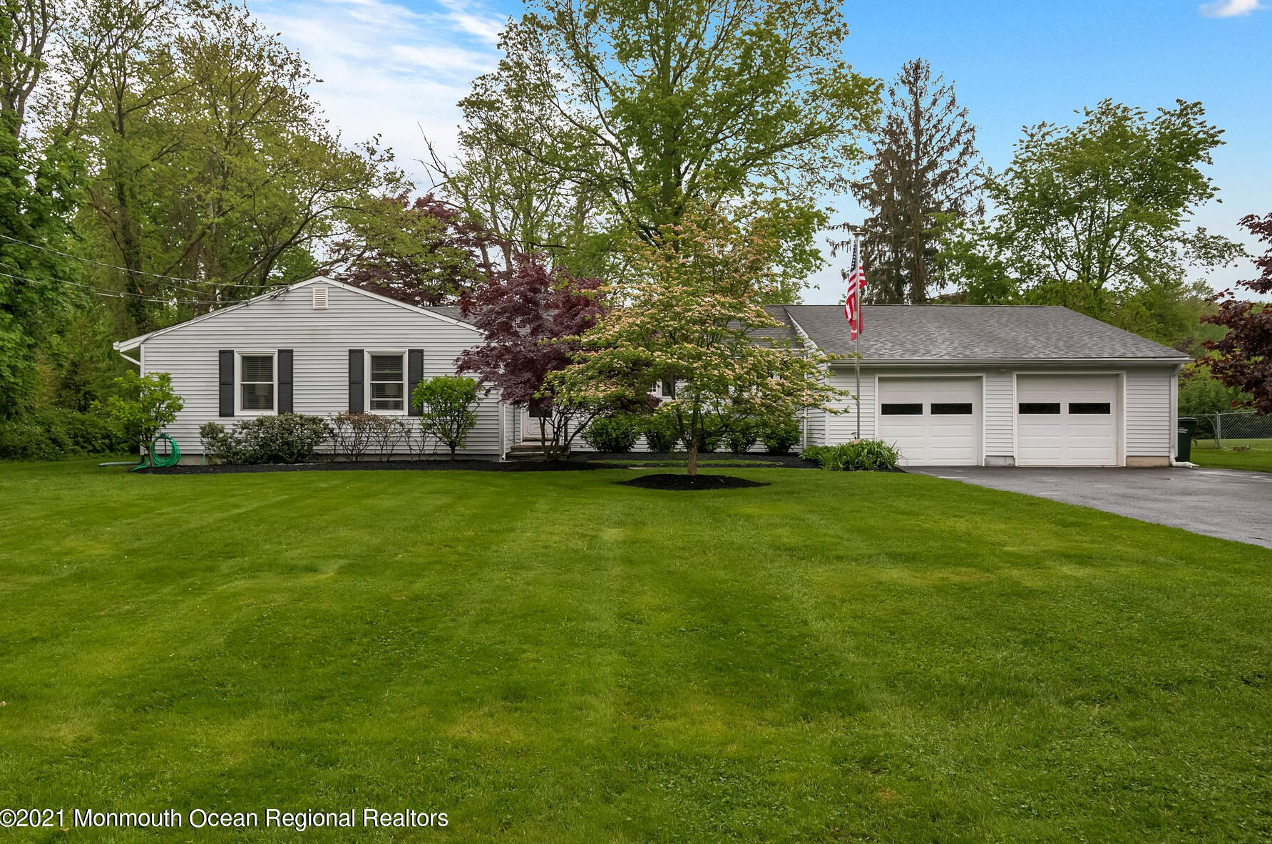 28 Willow Rd, Tinton Falls, NJ 07724