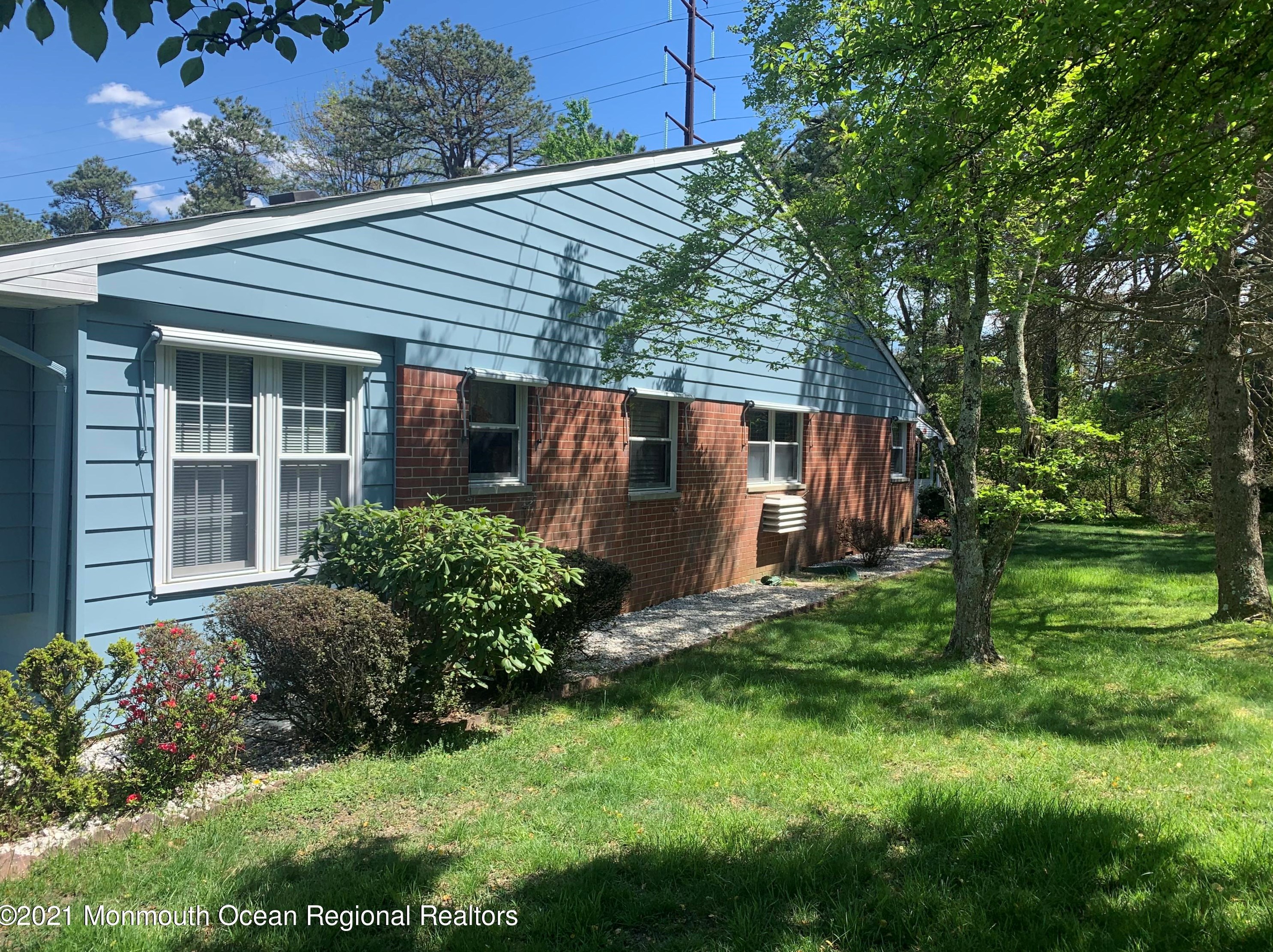 30 Franklin Ln #b, Lakehurst, NJ 08759