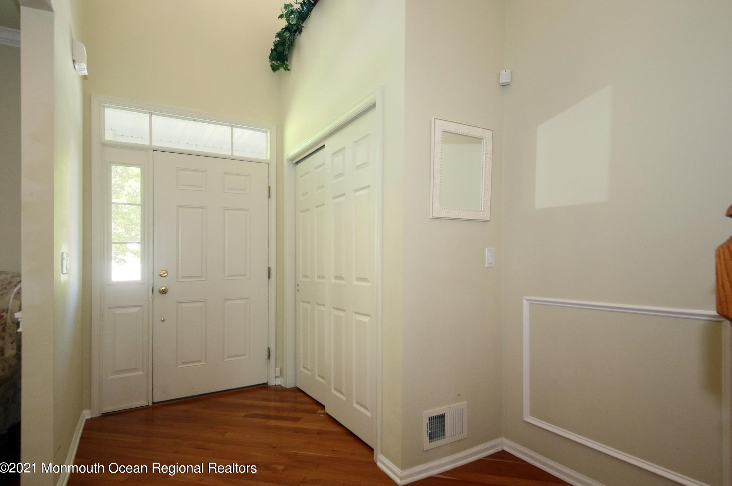 42 Rolling Meadows Blvd, Tinton Falls, NJ 07712