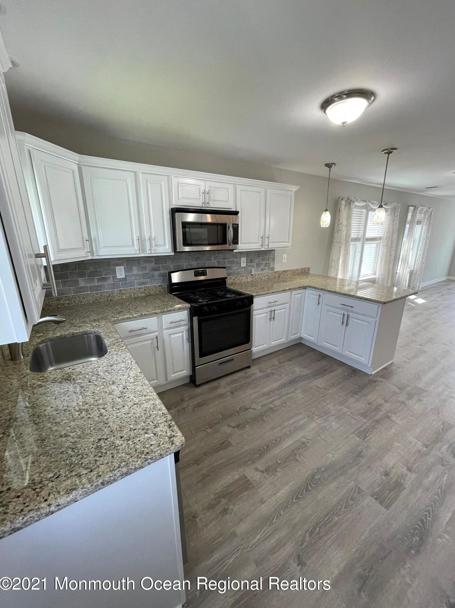 727 Prospect Ave, Keyport NJ  07735-5432 exterior