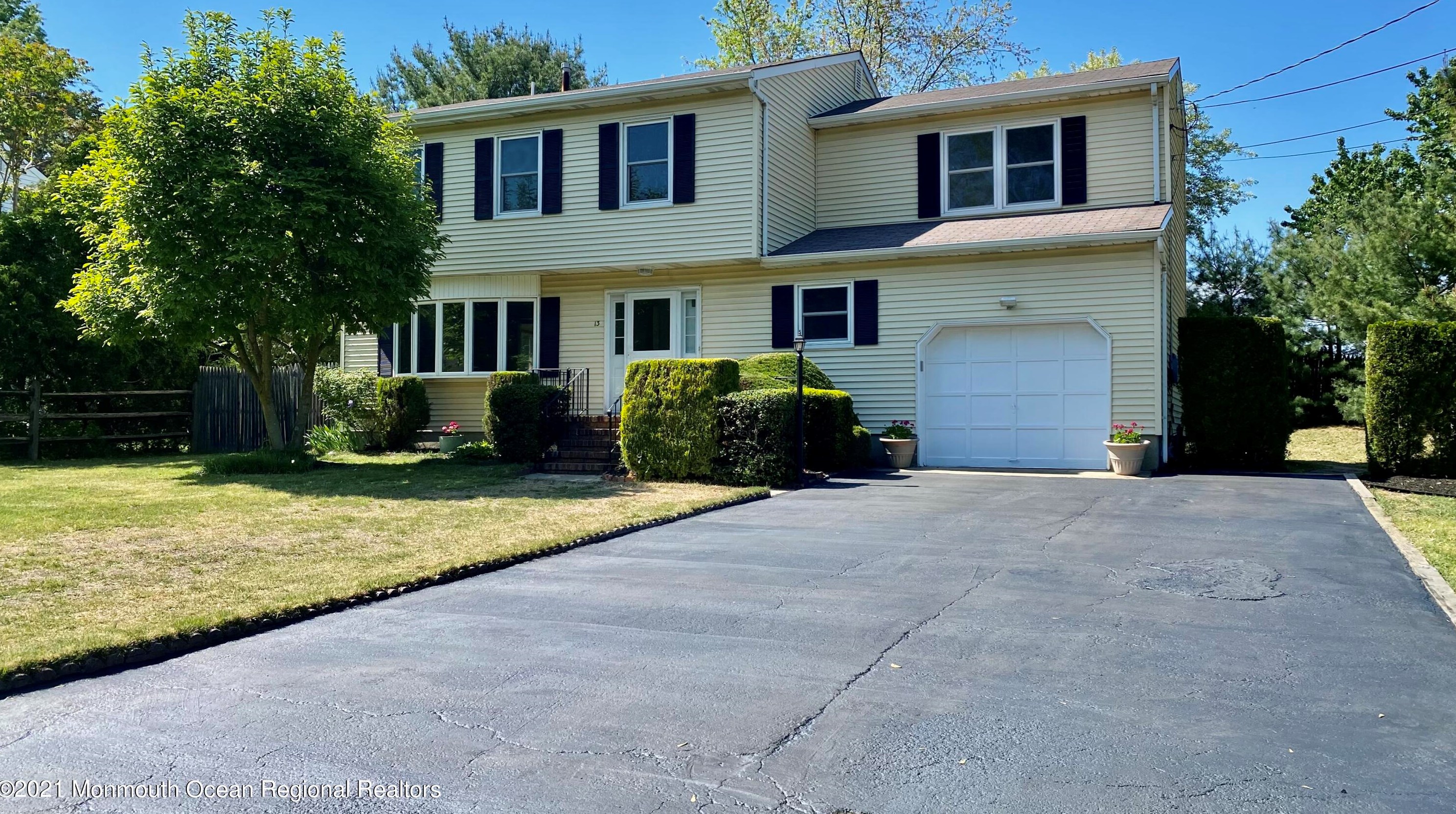 13 Miller Ave, Holmdel Village, NJ 07733