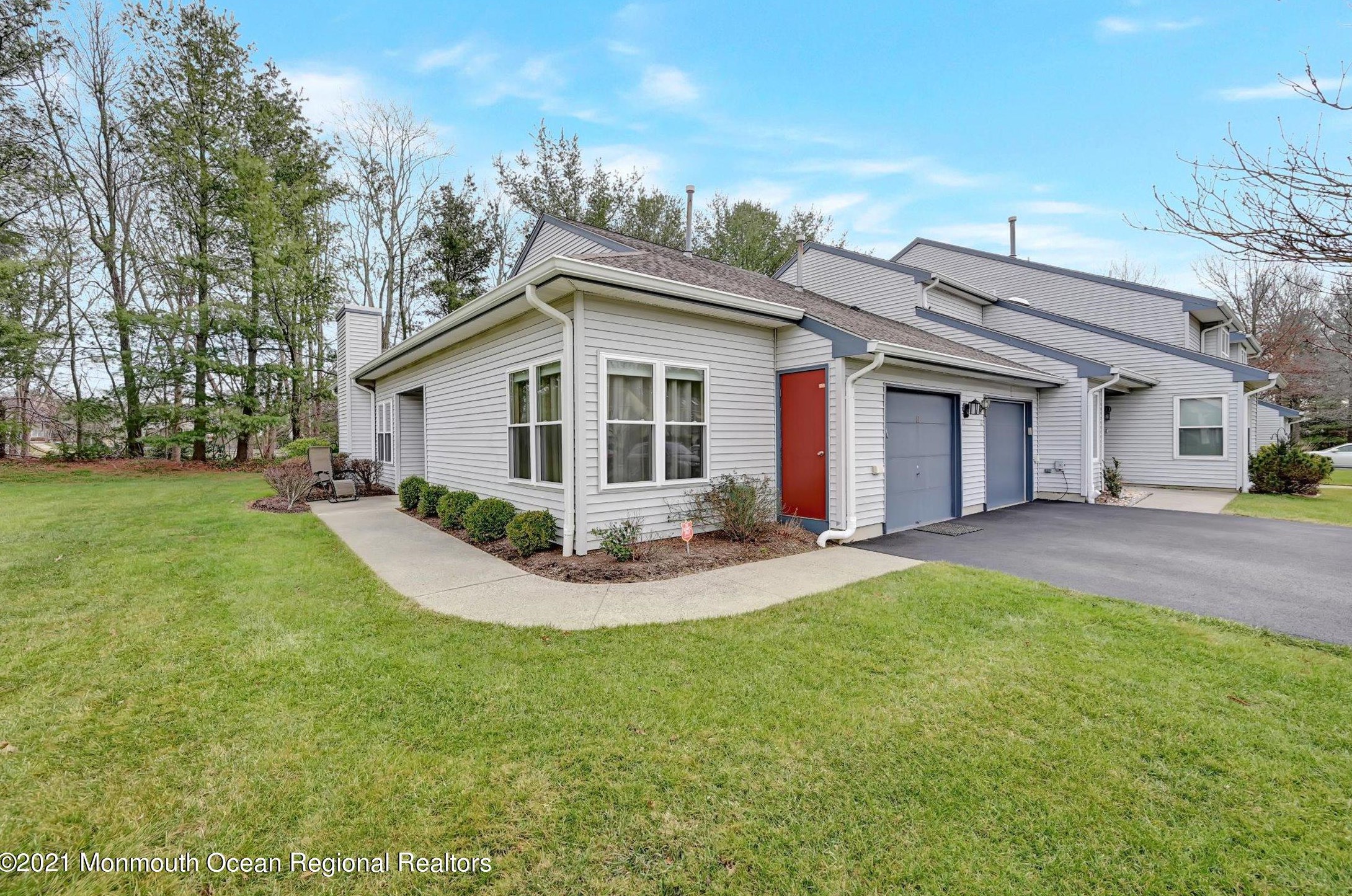 11 Aspen Ave, Millstone Township, NJ 07726-4701