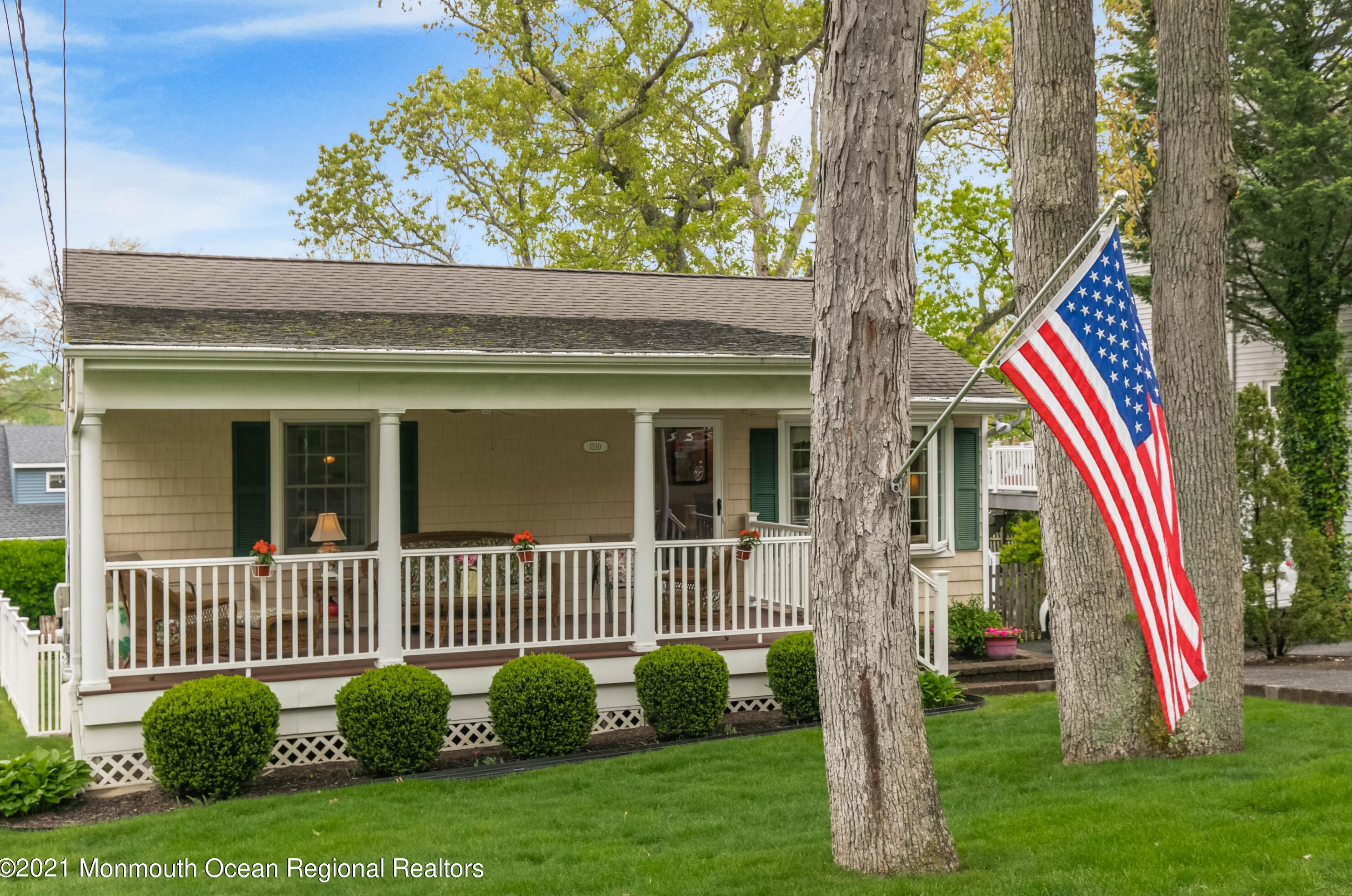 1210 Bayberry Rd, Wall Township, NJ 08736-2006