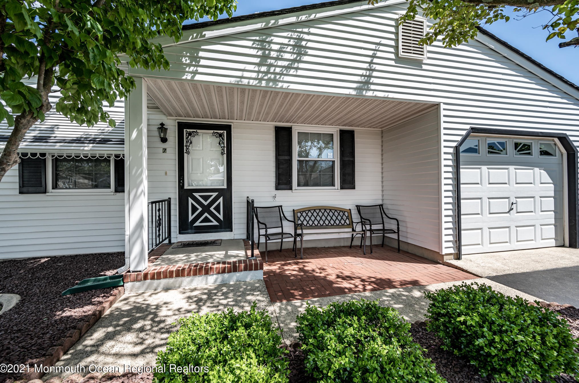 7 Virgin Islands Dr, Toms River, NJ 08757-6174