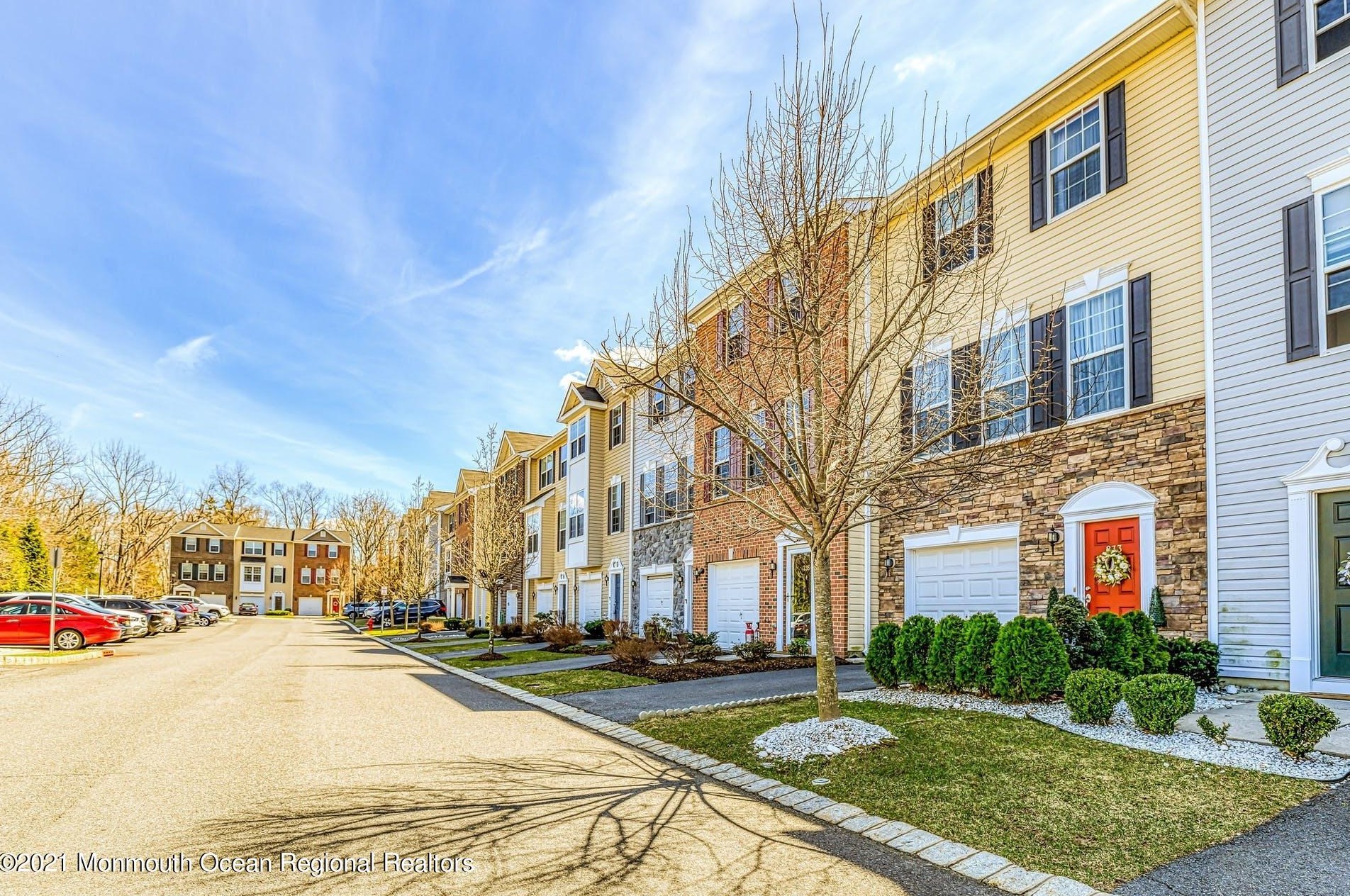 233 Chickadee Ct #1000, East Freehold, NJ 07728