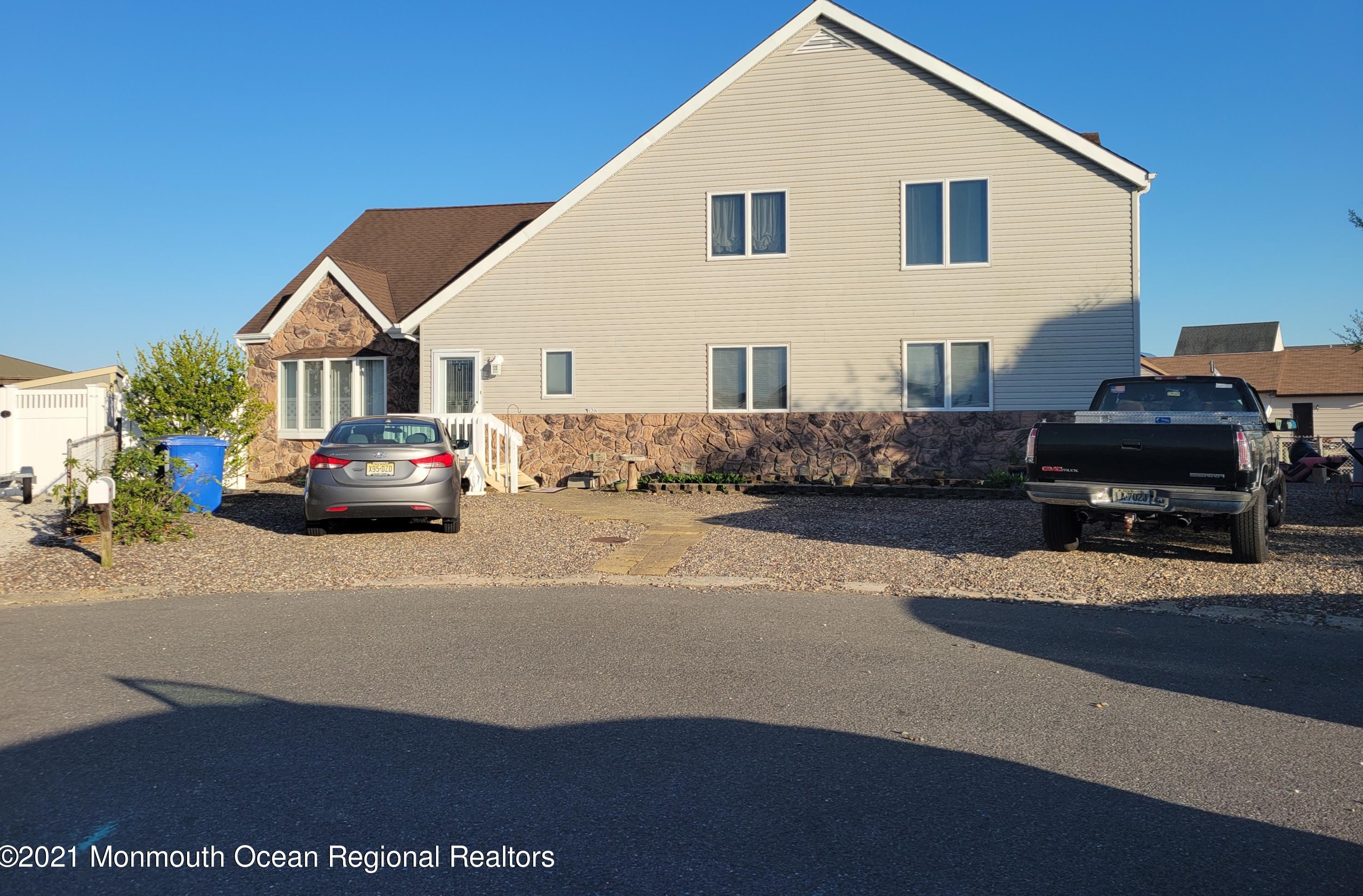 136 Alan Dr, Cedar Bonnet Island, NJ 08050