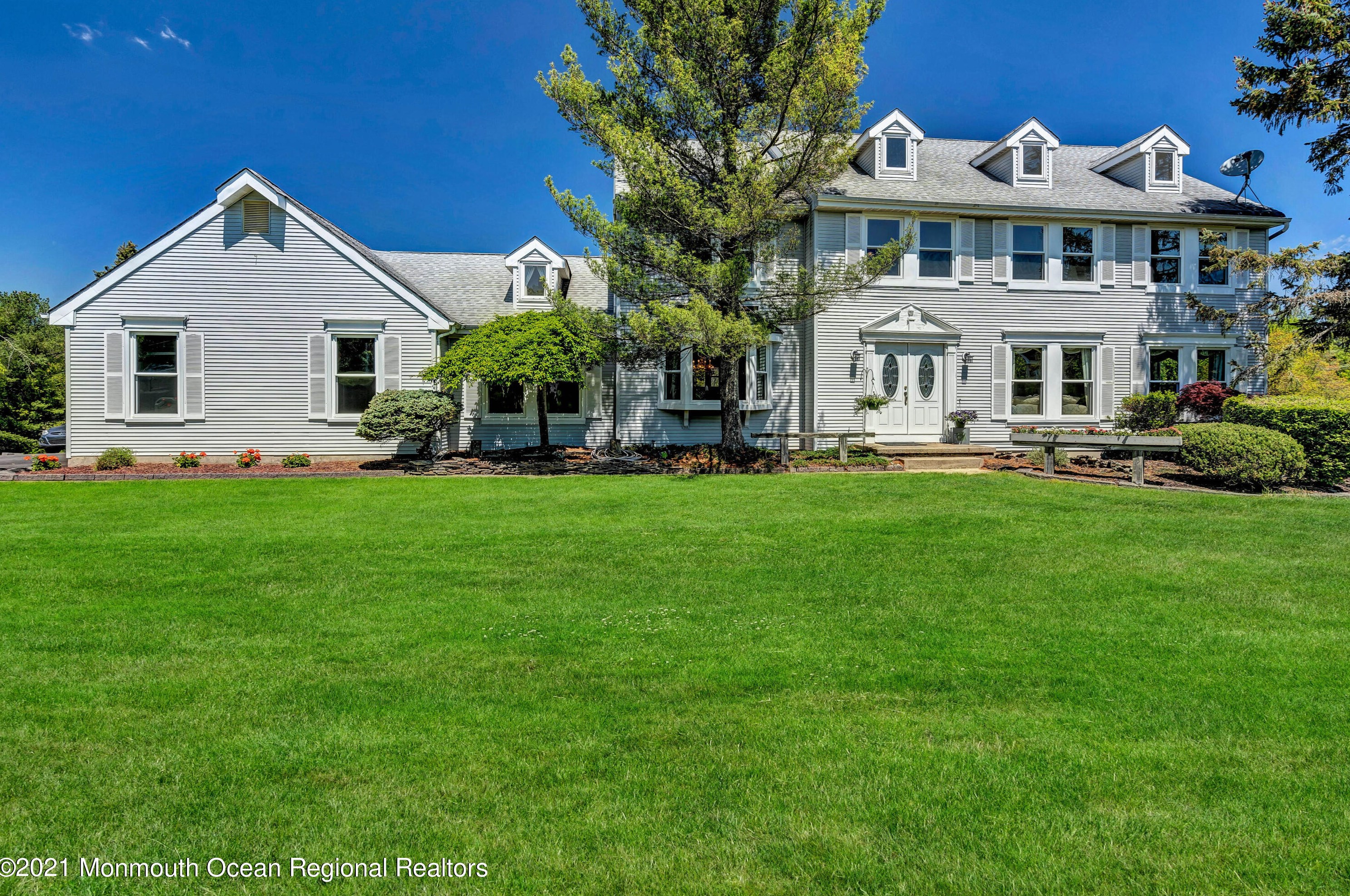 23 Van Arsdale Cir, Millstone Township, NJ 08535-1006