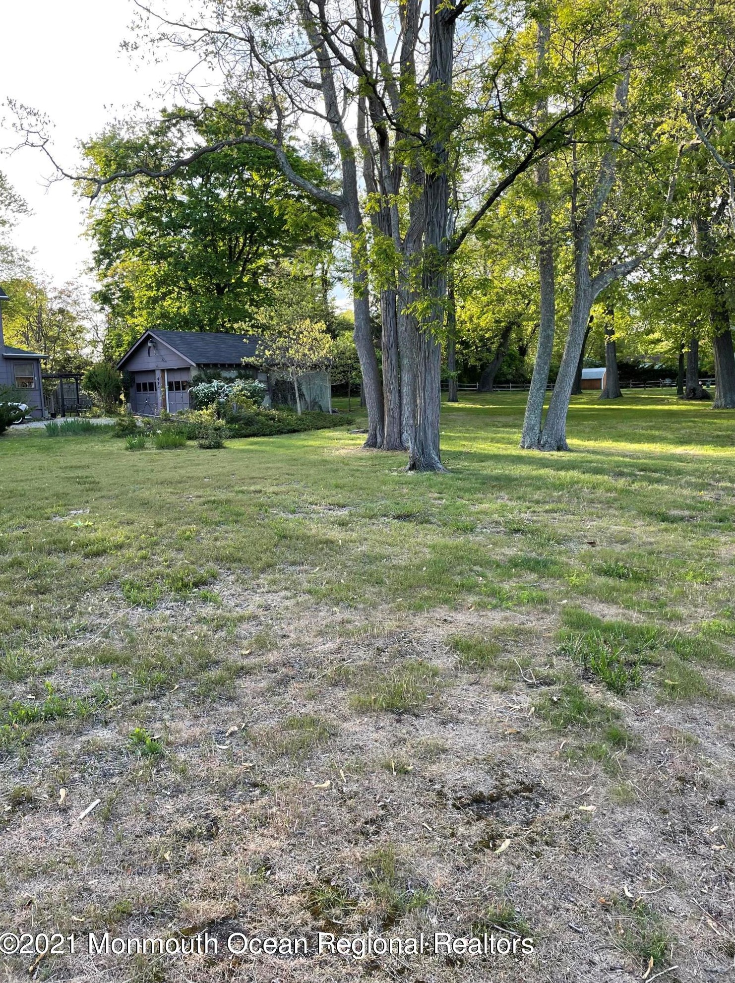 497 Lincoln Ave, Oakhurst, NJ 07755-1330
