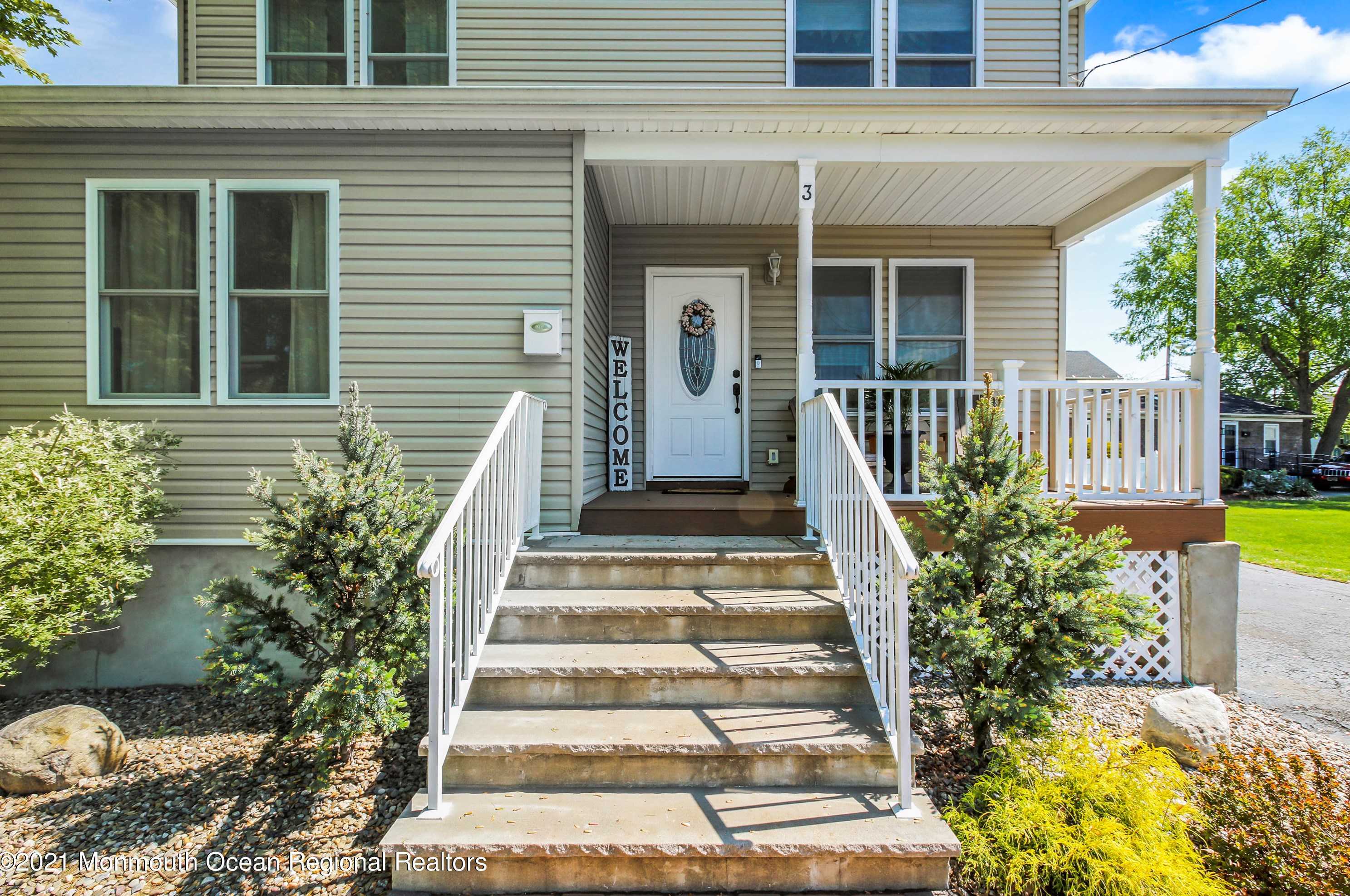3 Cross Ave, Matawan, NJ 07747-1004