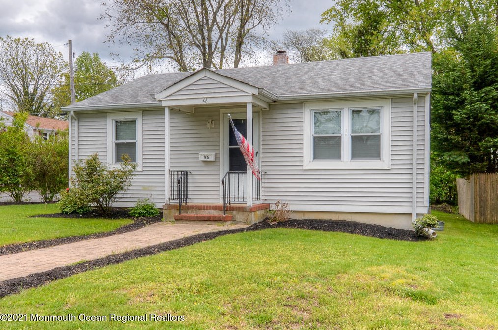 96 Iroquois Rd, Wall Township, NJ 08736-3526