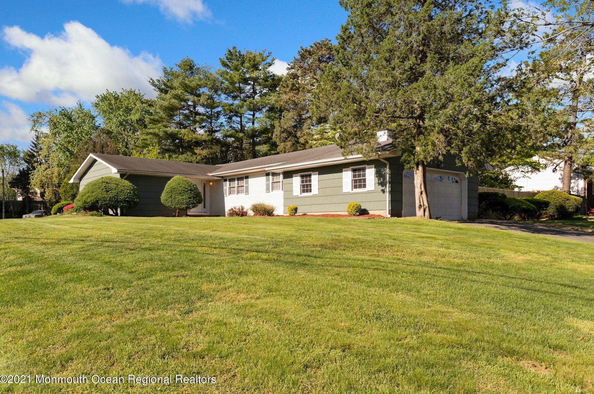412 Valley Way, Bricktown, NJ 08723