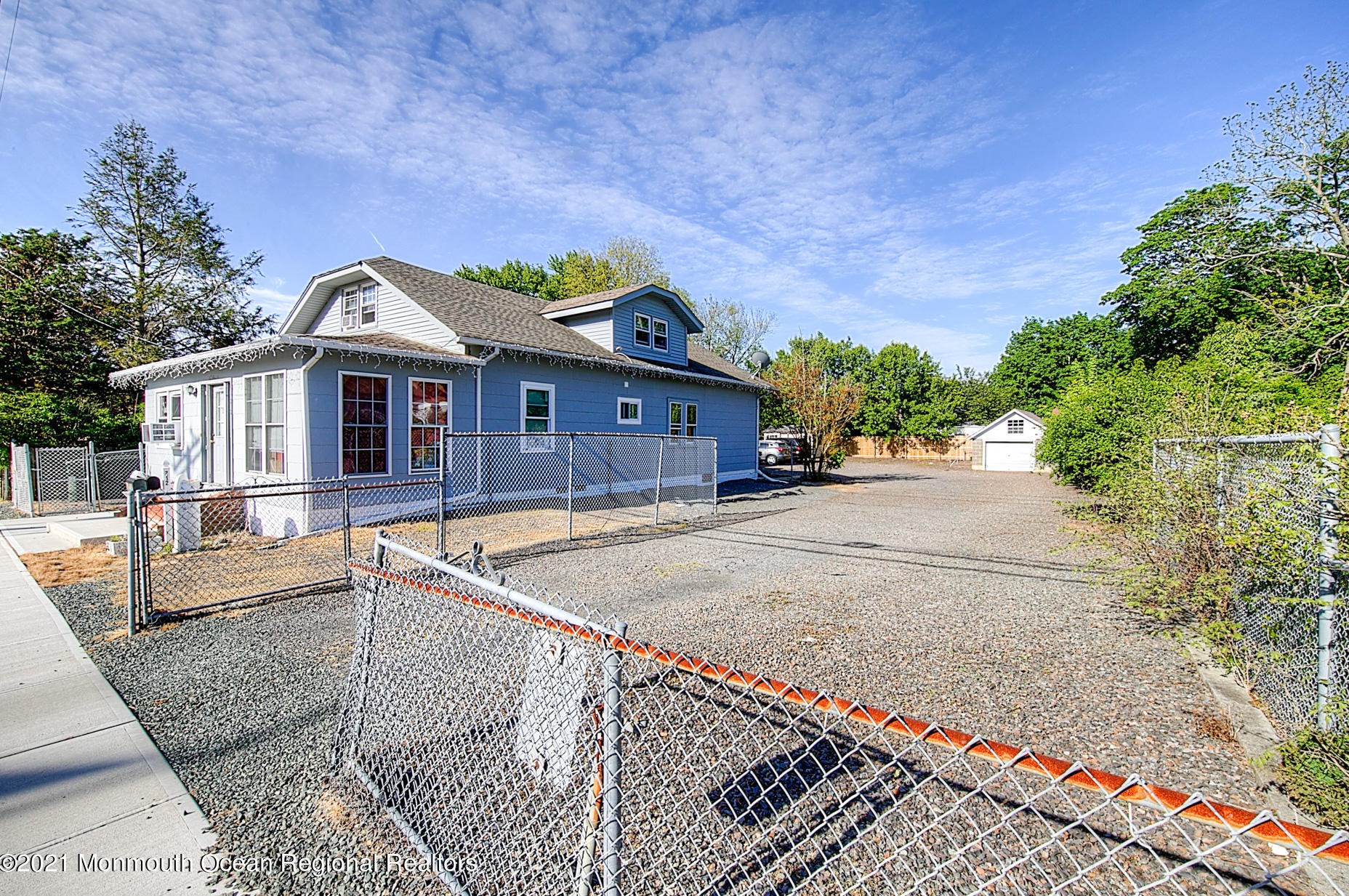 212 Marine St, Tuckerton, NJ 08087-2624