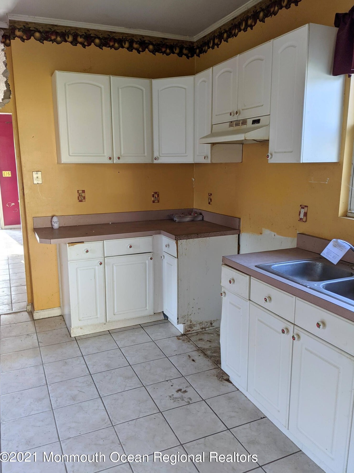 92 Morningside Ave, Ideal Beach NJ  07734-1908 exterior