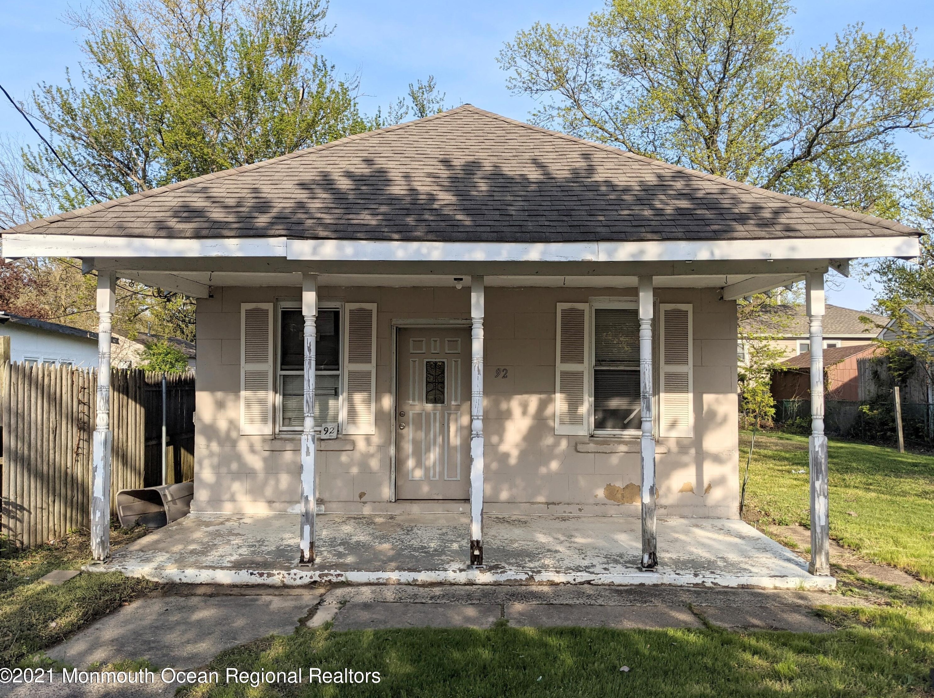 92 Morningside Ave, Ideal Beach NJ  07734-1908 exterior
