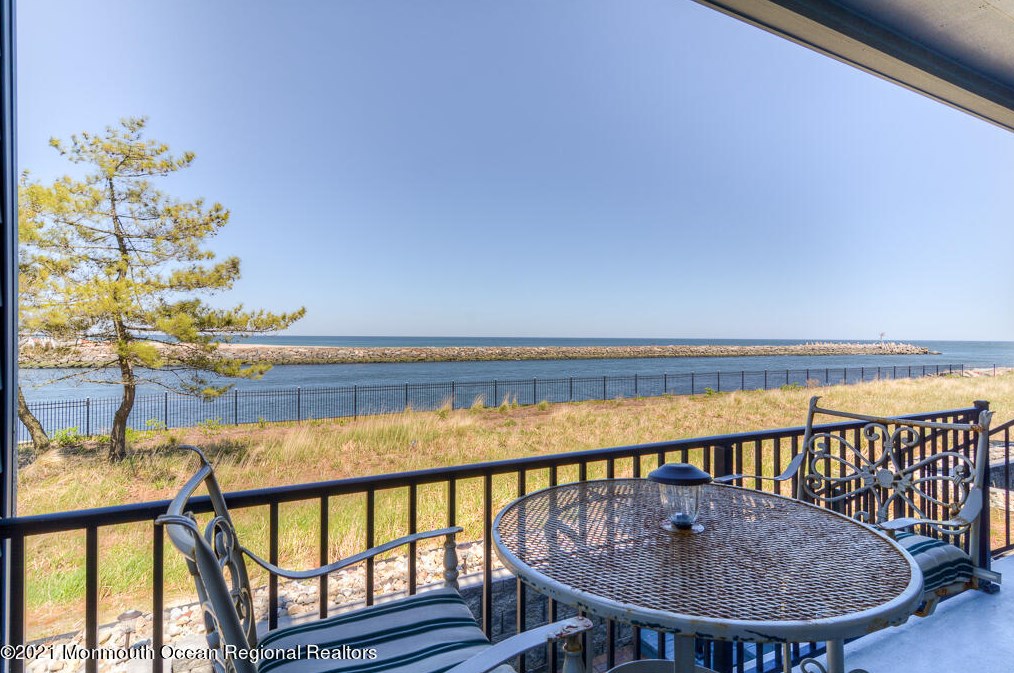 59 Harborhead Dr, Point Pleasant Beach, NJ 08742