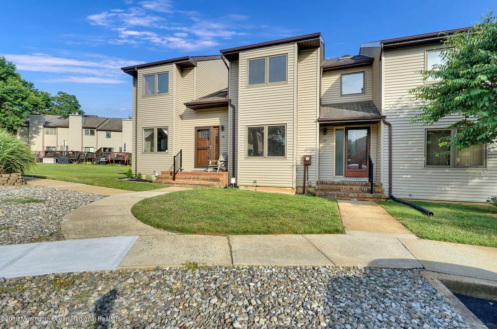 58 Malibu Ct, Old Bridge, NJ 08857