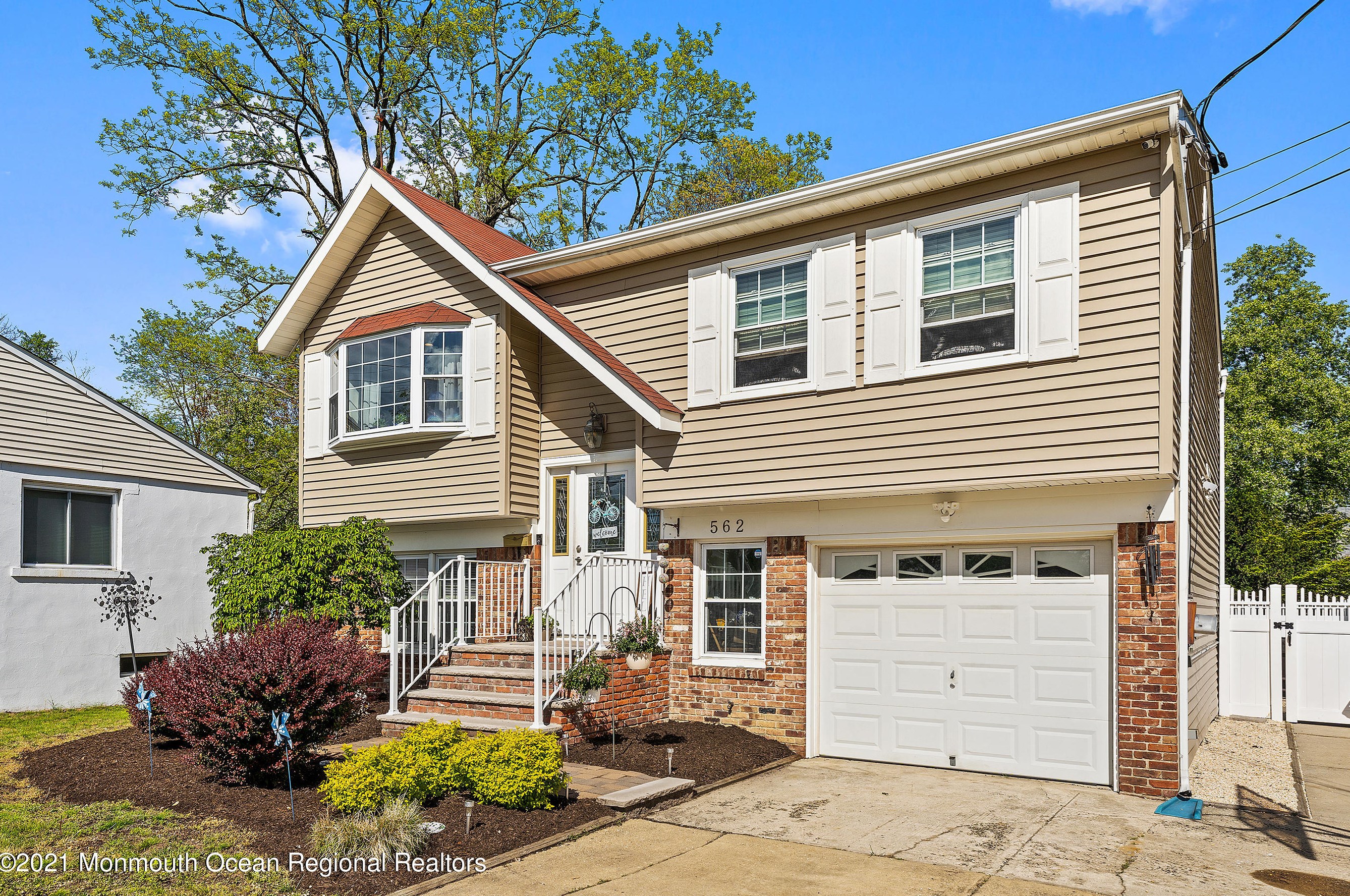 562 Palmer Ave, Middletown, NJ 07748