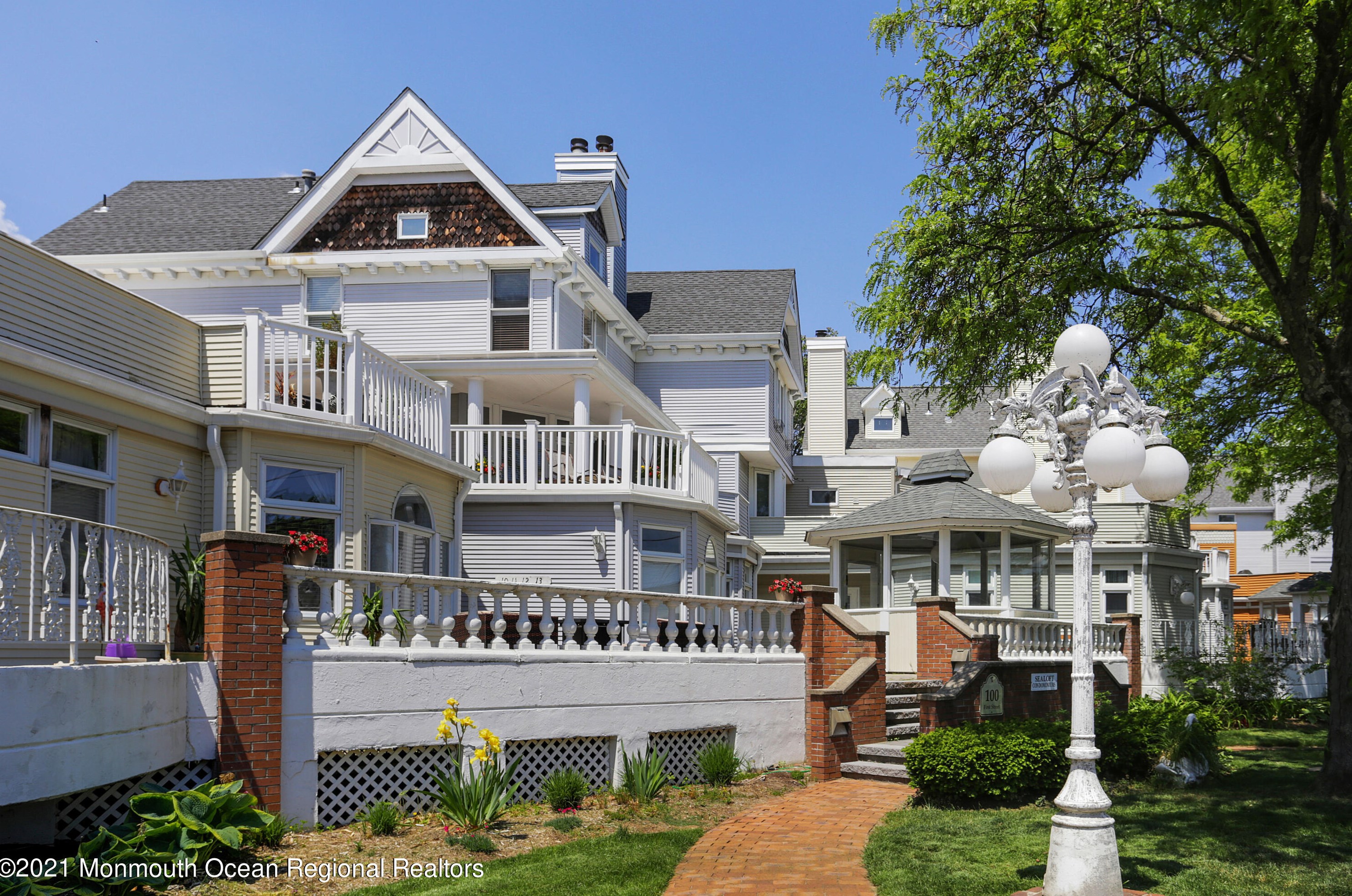 100 1st St #11, Keyport, NJ 07735