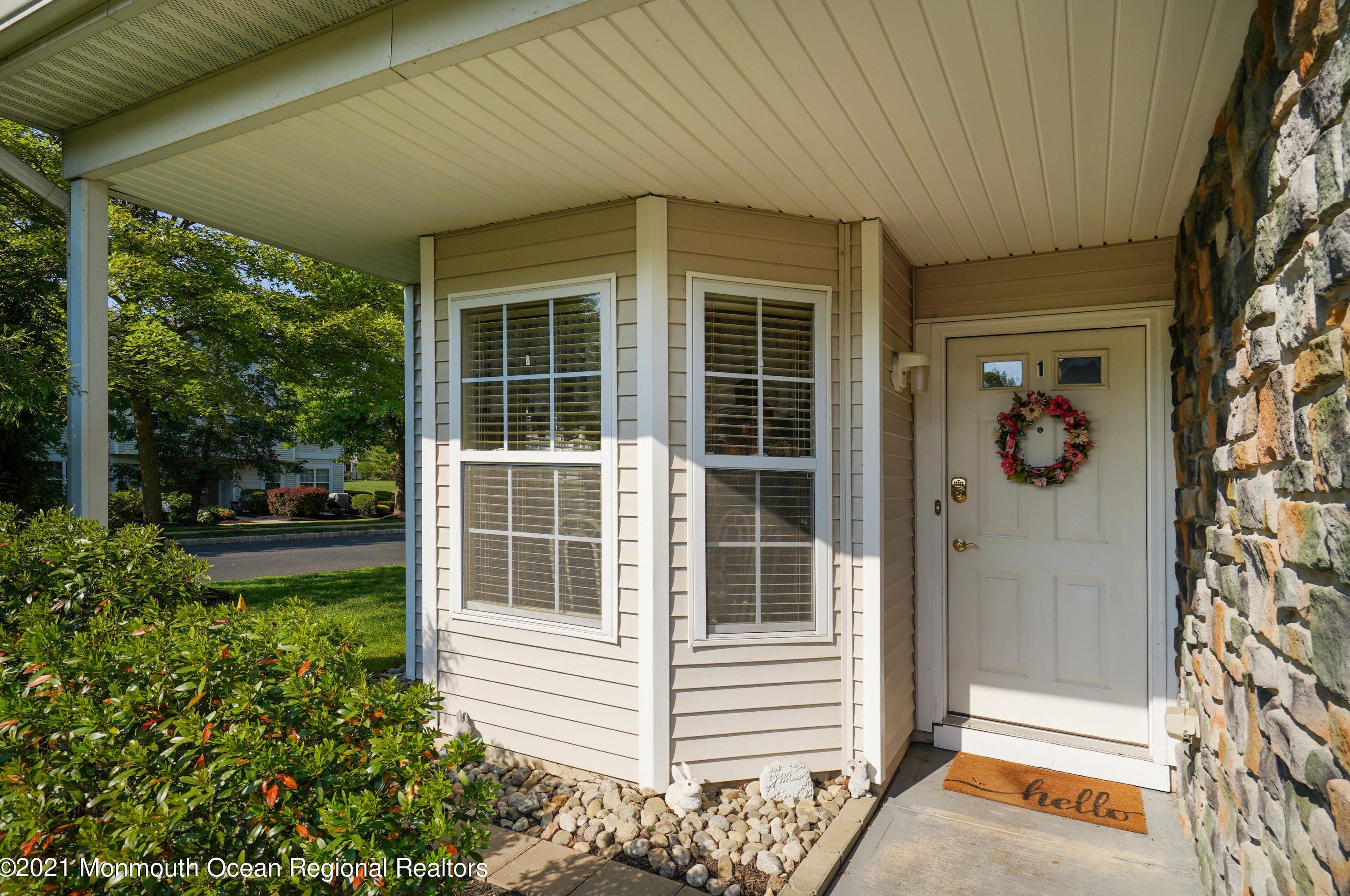1 Nutmeg Ct, Wall Township, NJ 07753-7022