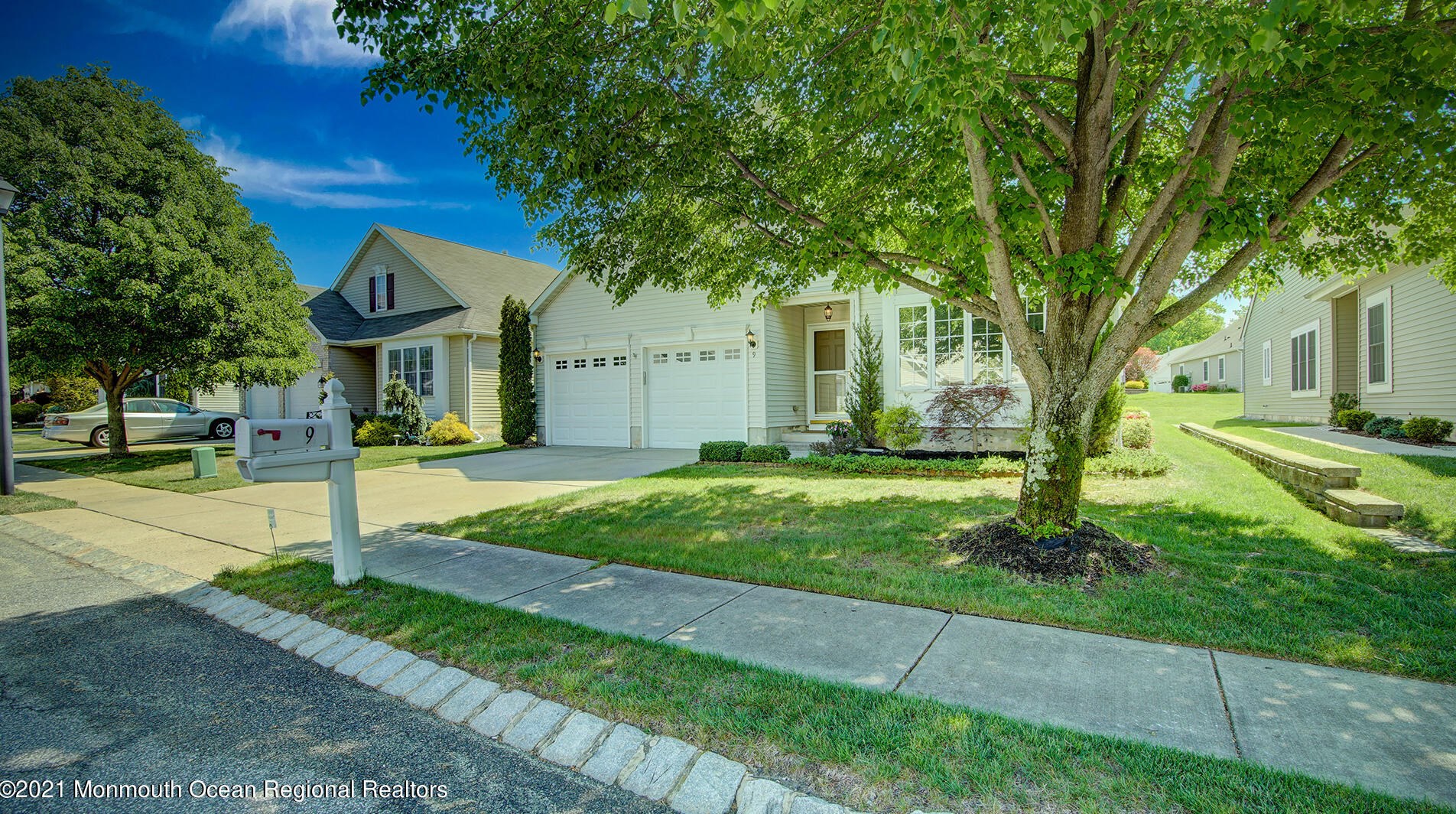 9 Cypress Point Ln, Jackson Twp, NJ 08527