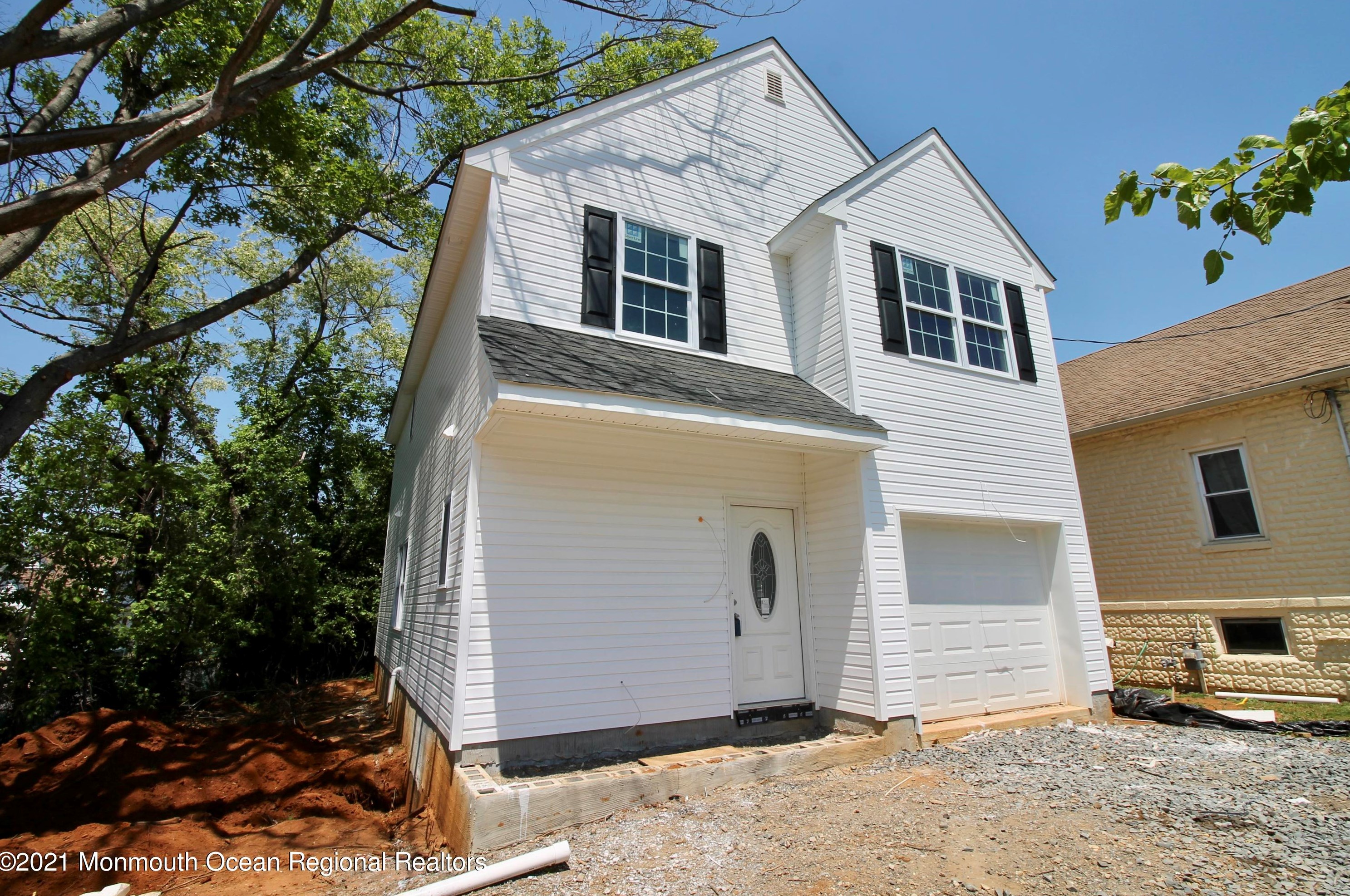 27 Bond St, East Freehold, NJ 07728-2436