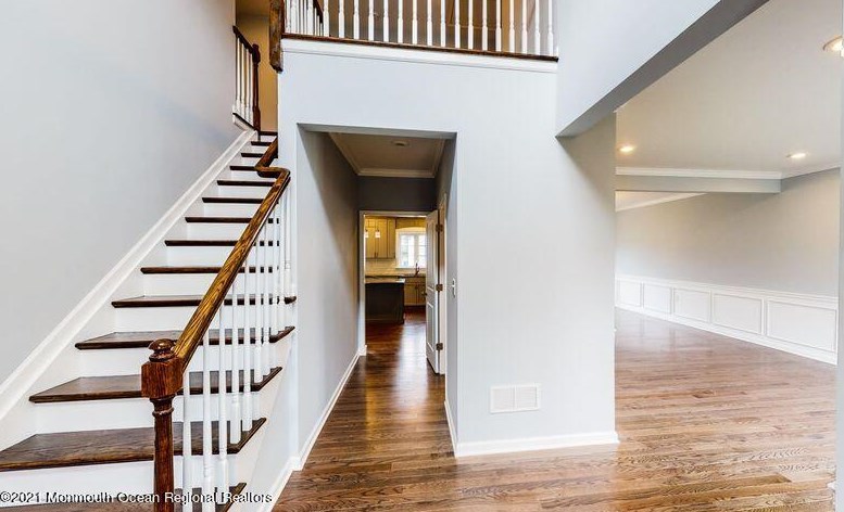 2024 Vernon St, Oakhurst, NJ 07755-1145
