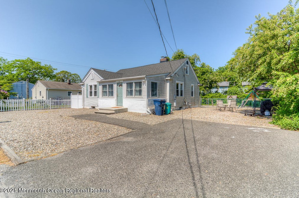 1044 Longboat Ave, Beachwood, NJ 08722-4508