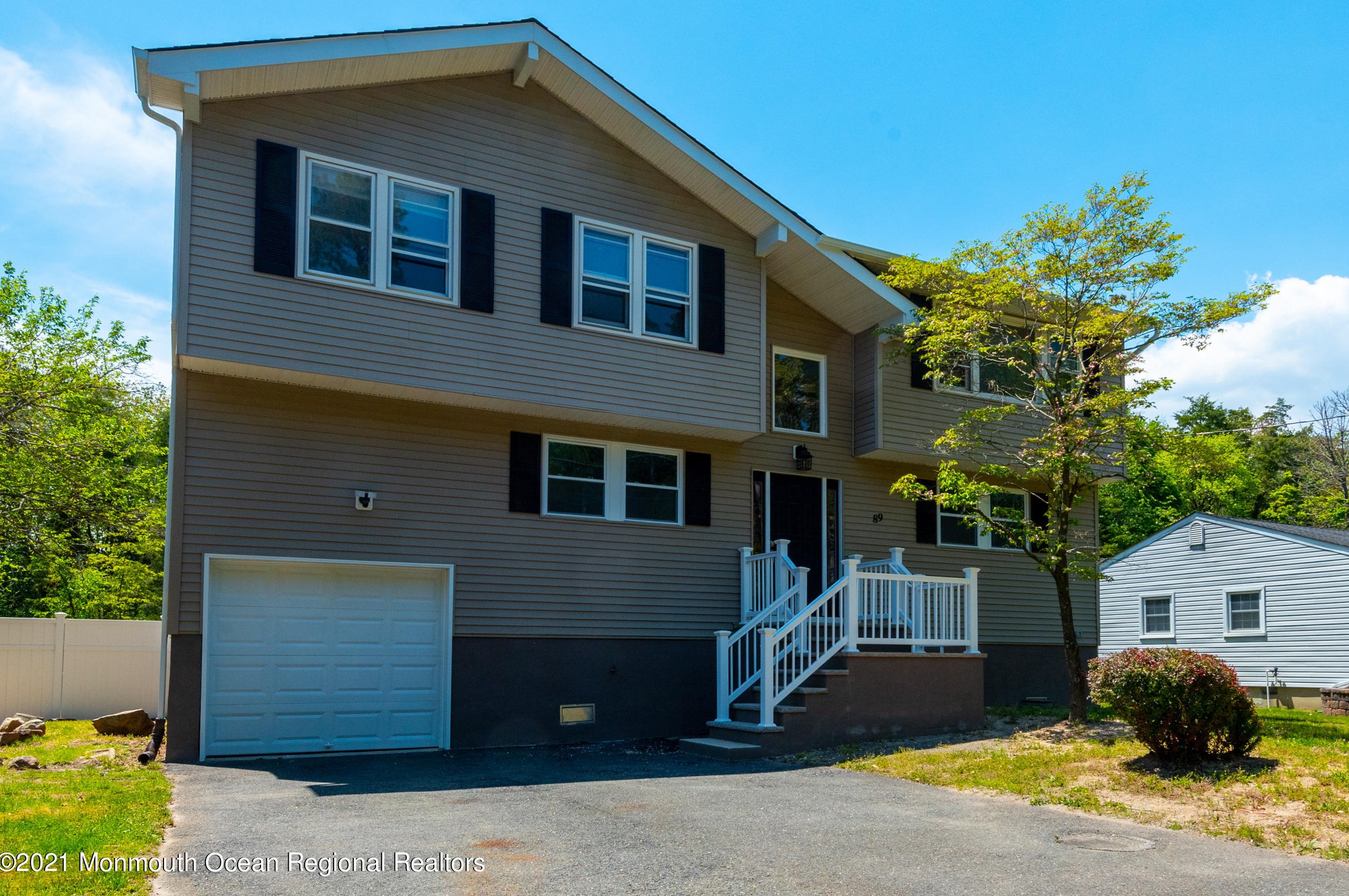 89 Shore Dr, Toms River, NJ 08753-2628