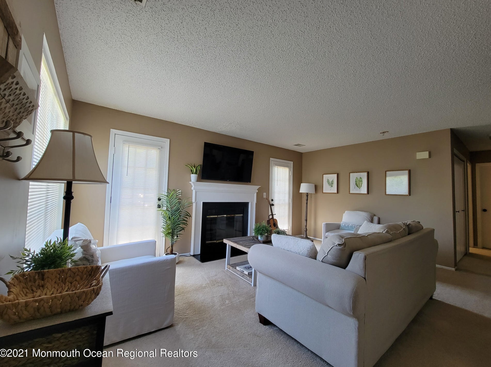 109 Des Moines Ct, Tinton Falls, NJ 07712