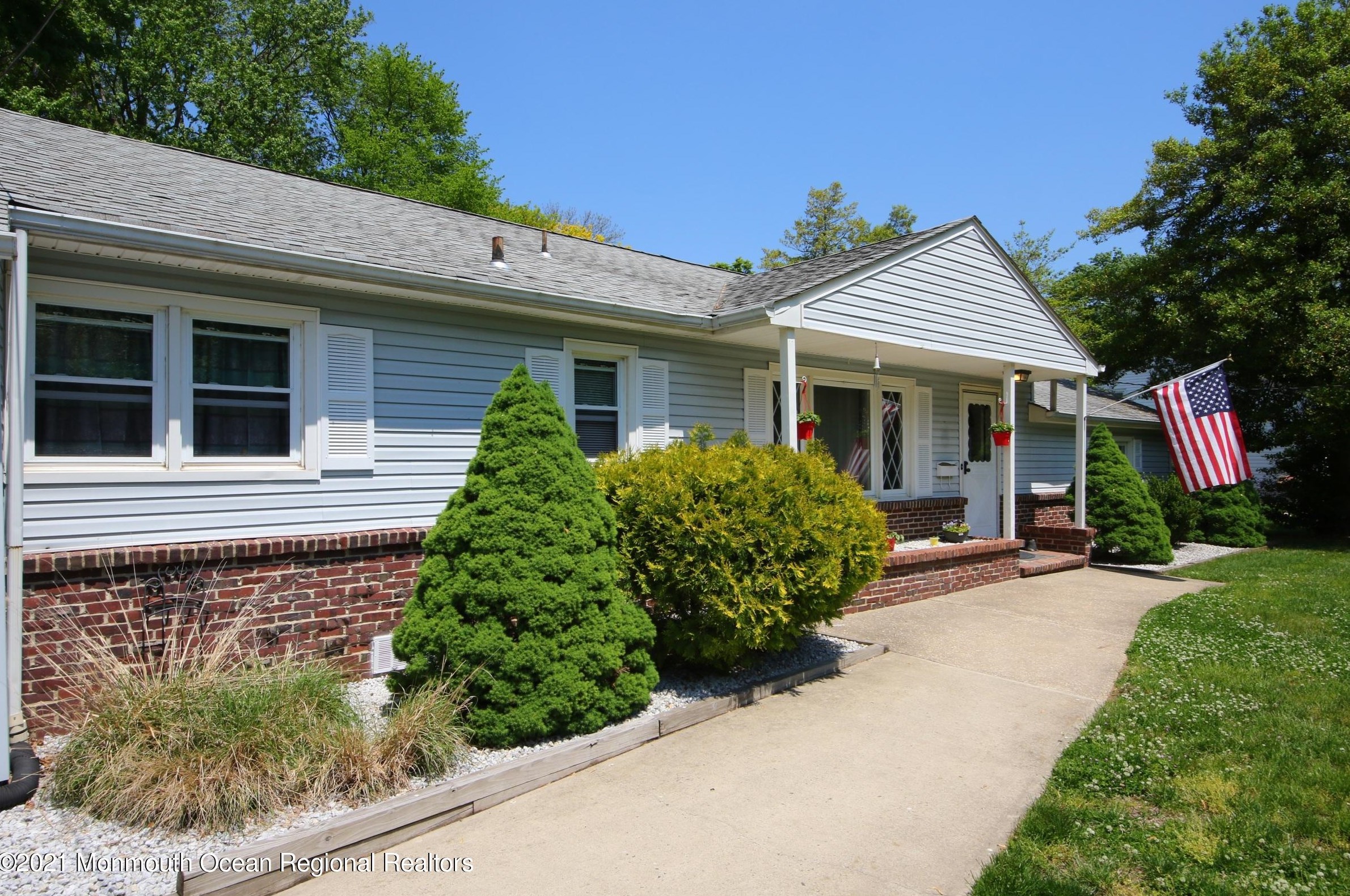 919 Leonardville Rd, Leonardo, NJ 07737