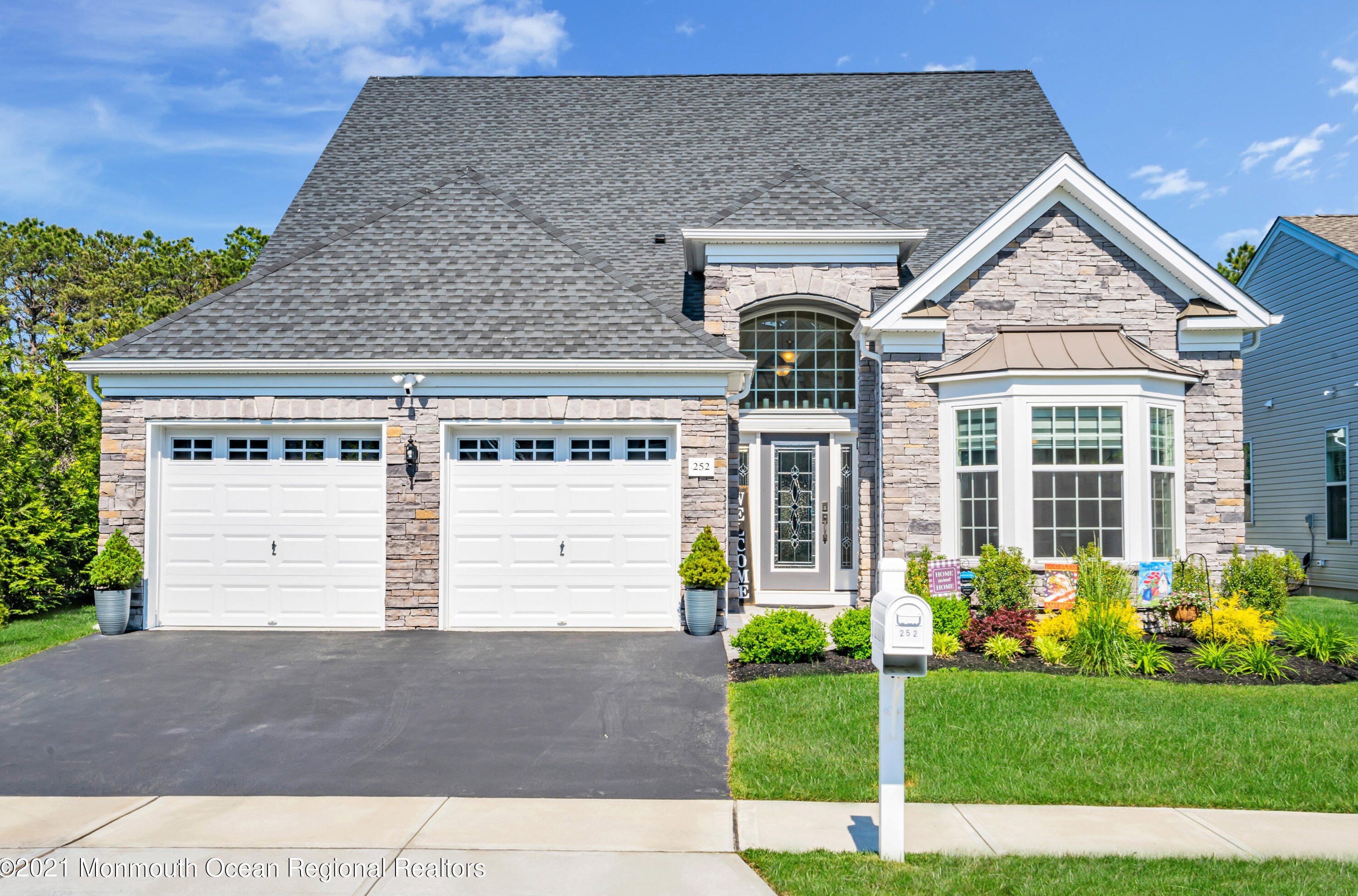252 Ambermist Wy, Lacey, NJ 08731