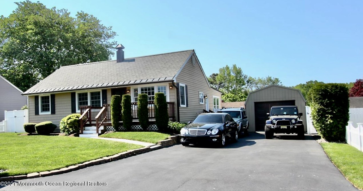 308 Birch Dr, Wall Township, NJ 07753-3304