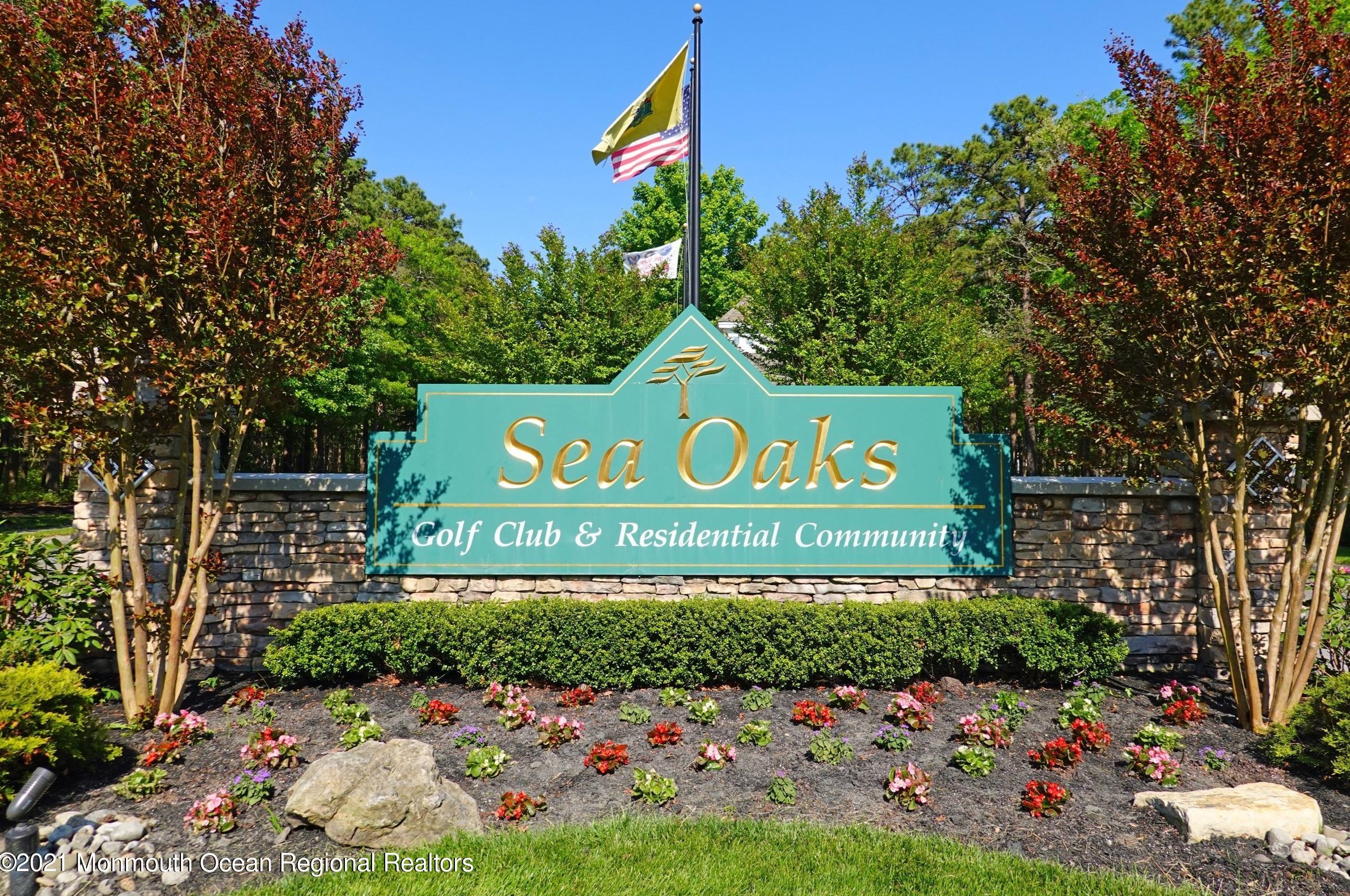 52 Golf View Dr, Tuckerton, NJ 08087-4222