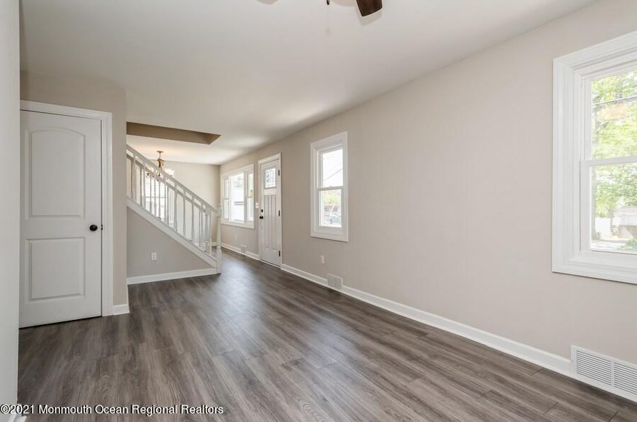 1 Washington Dr, Bricktown, NJ 08724