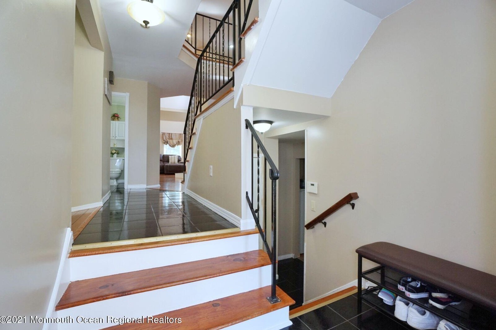 1 Pemberton Dr, Matawan, NJ 07747-9700