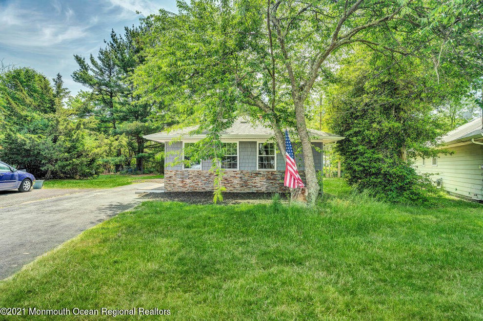 2129 Yorktowne Blvd, Toms River NJ  08753-1629 exterior