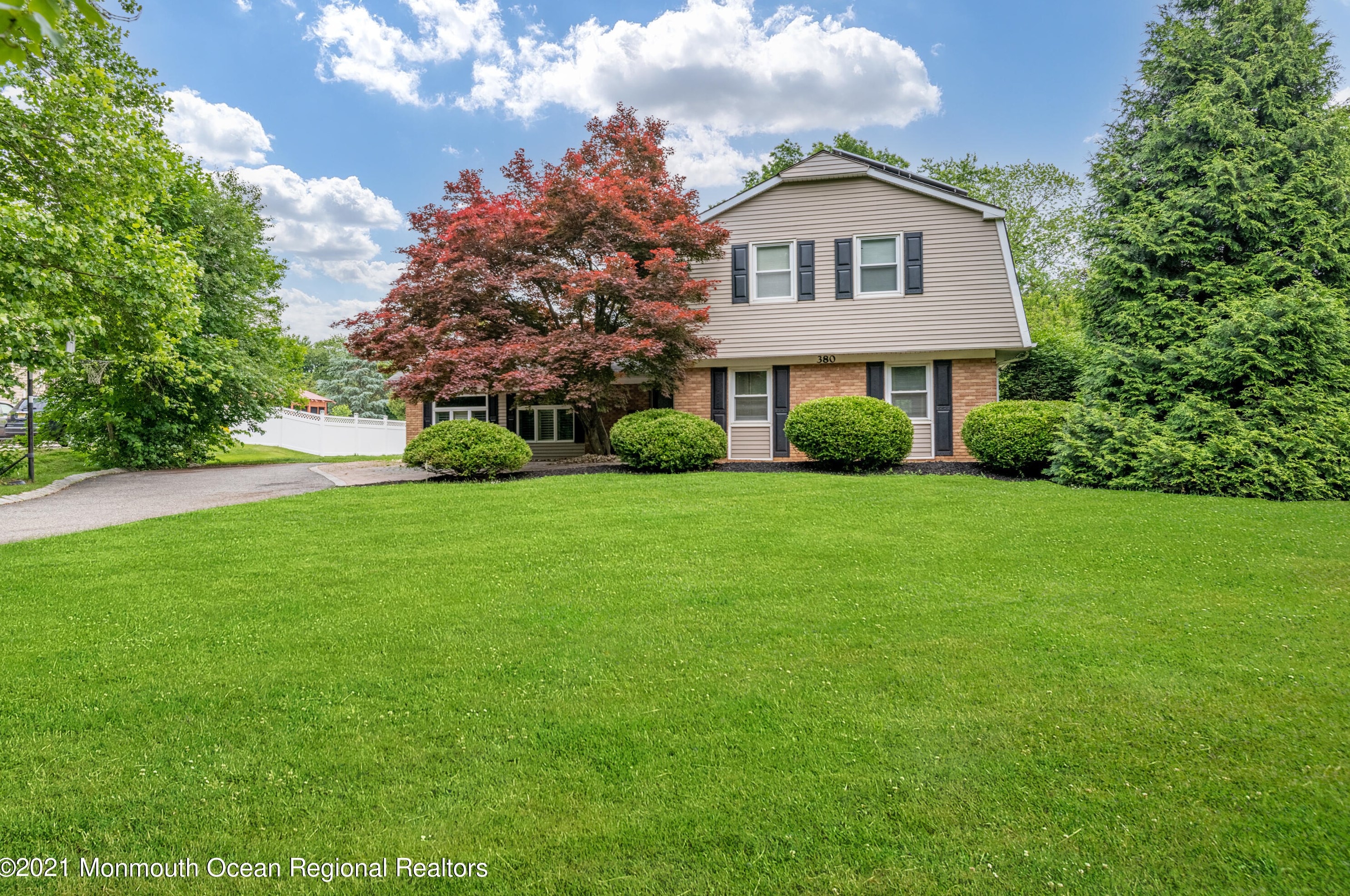 380 Iron Bridge Rd, East Freehold, NJ 07728