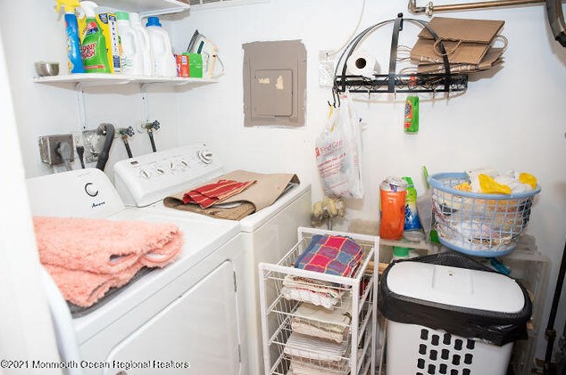 501 Harding Rd, East Freehold NJ 07728-1427 exterior