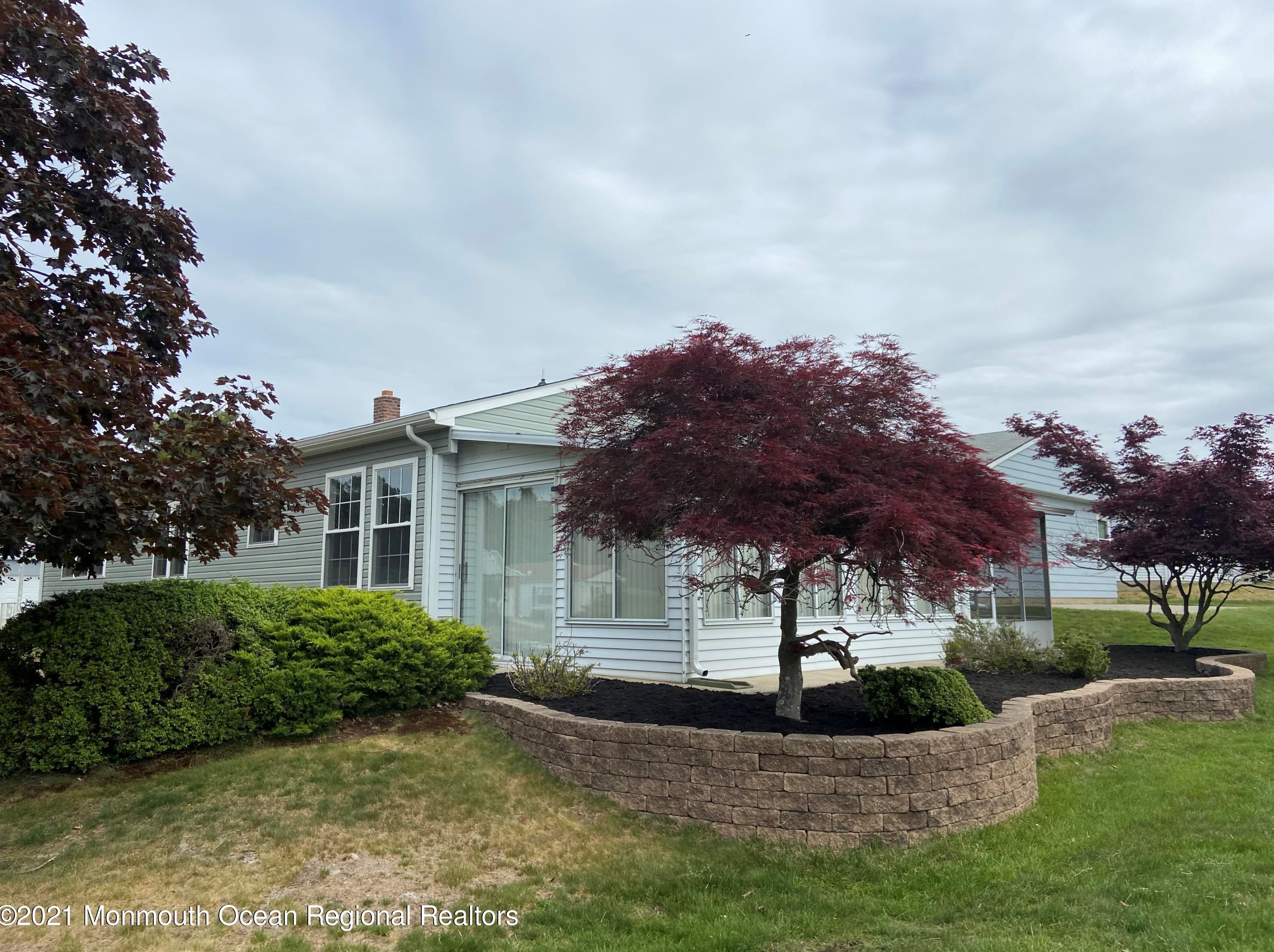 360 Costa Mesa Dr, Toms River NJ  08757-5767 exterior