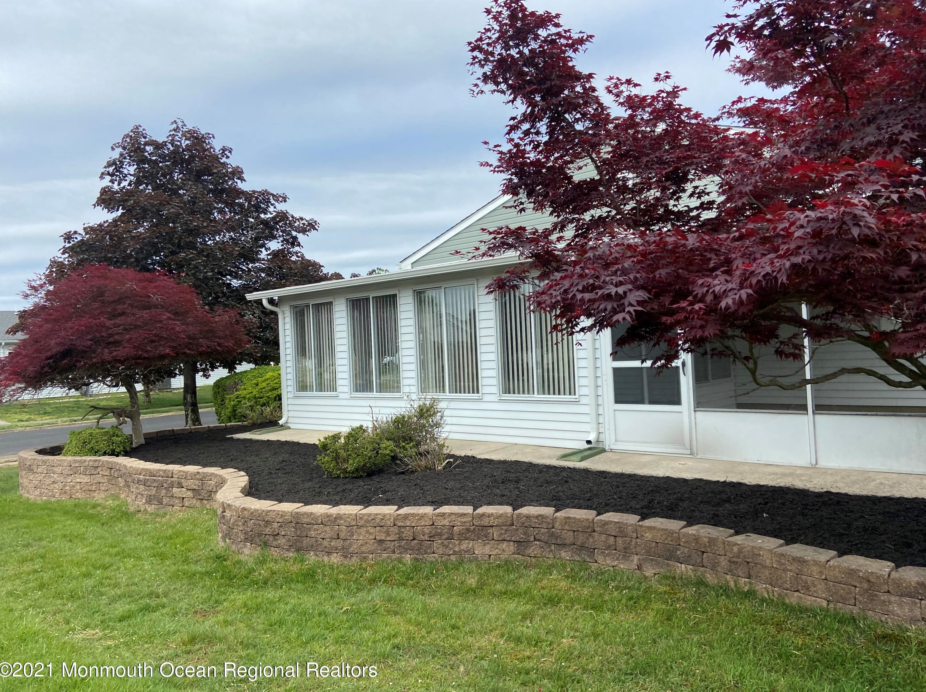 360 Costa Mesa Dr, Toms River NJ  08757-5767 exterior