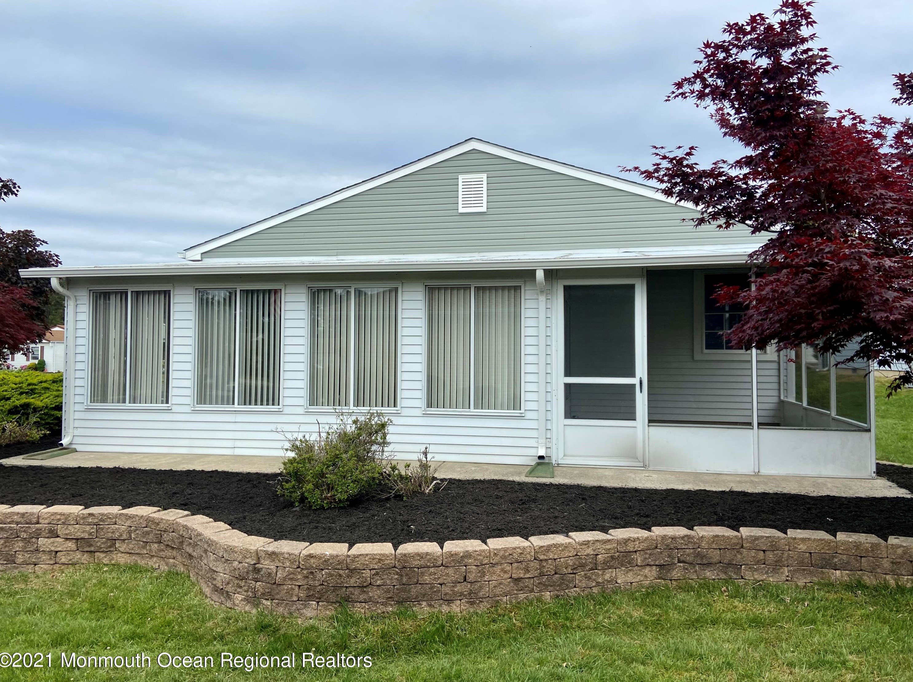 360 Costa Mesa Dr, Toms River NJ  08757-5767 exterior