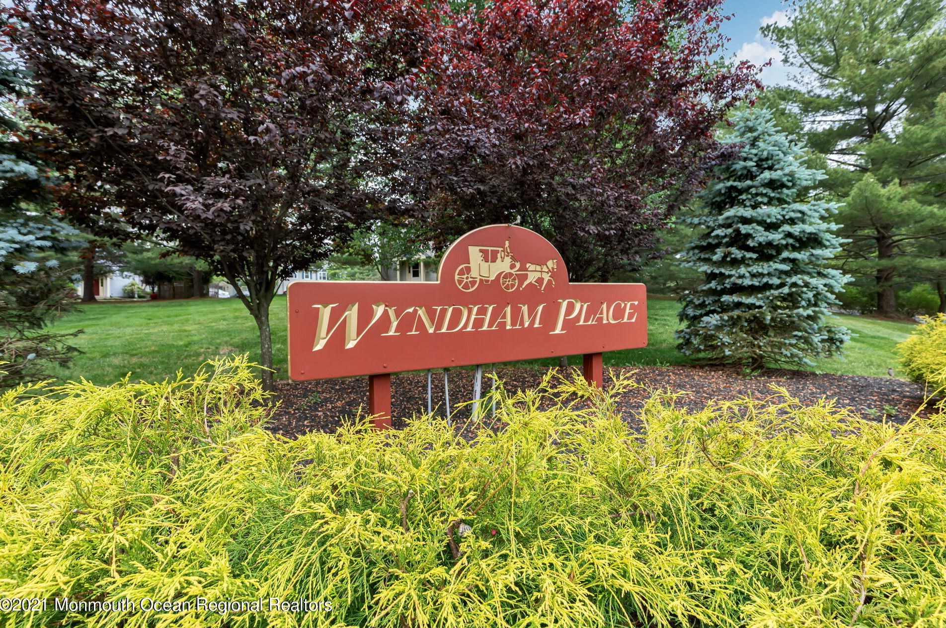 27 Haverford Ct #7, East Freehold, NJ 07728