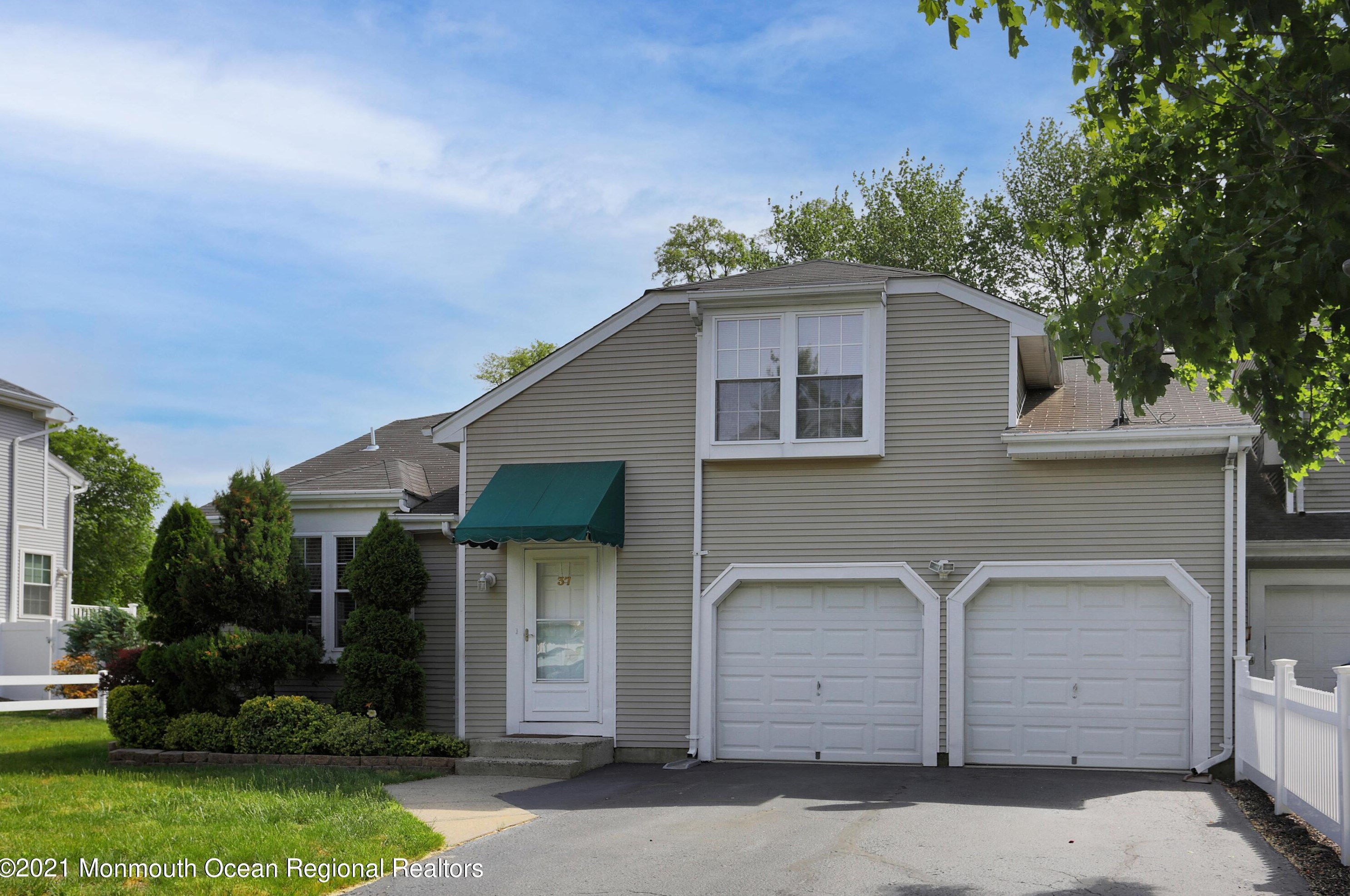 37 Baytree Cir, Middletown, NJ 07748